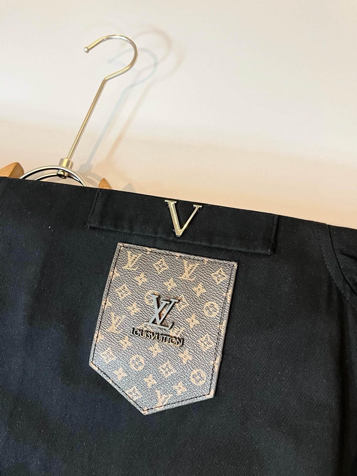 Louis Vuit*on 路易*登 2025秋冬新款轻奢男女同款👫衬衣，路易家族的新高端，细节品质永远