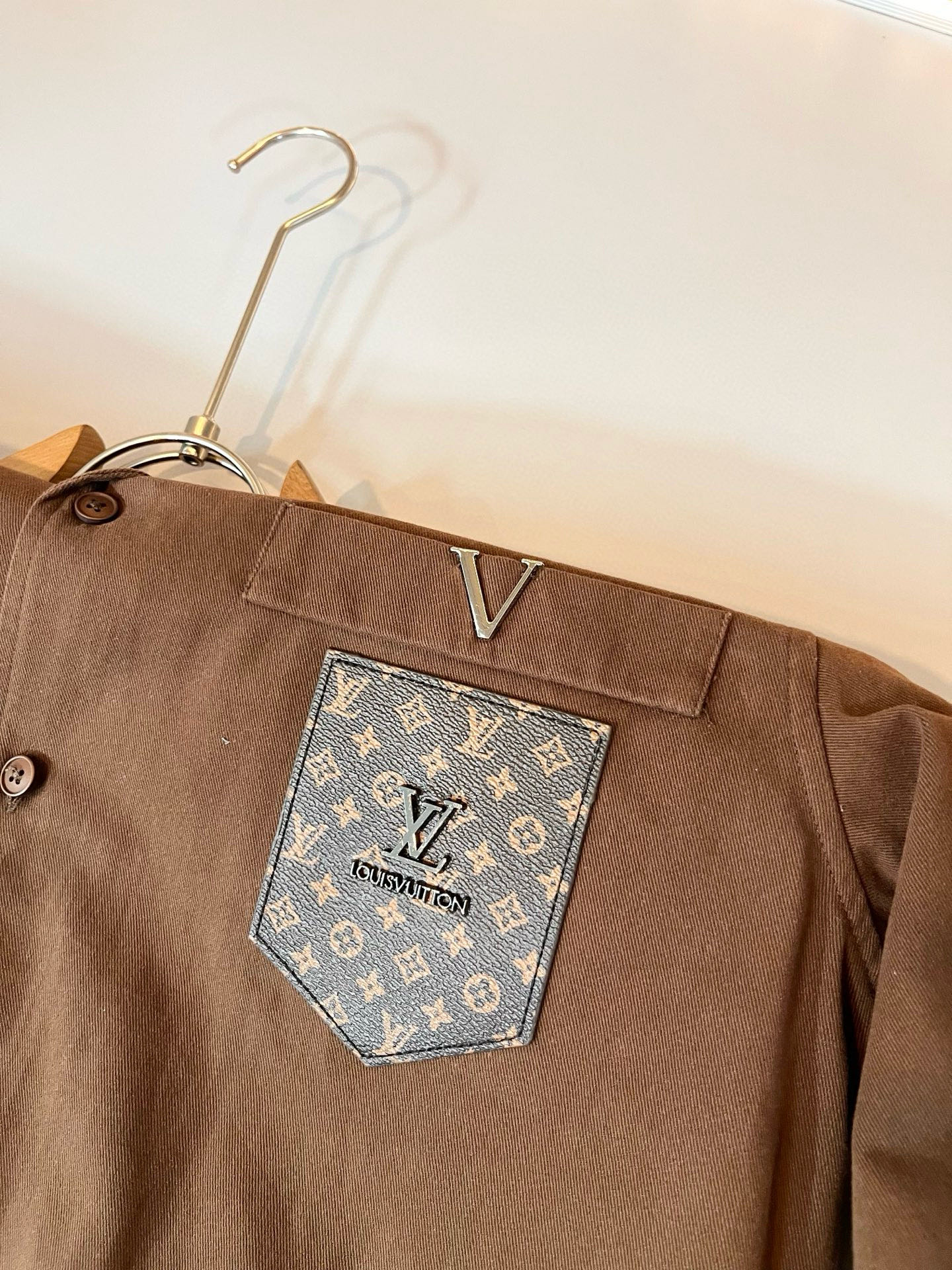 Louis Vuit*on 路易*登 2025秋冬新款轻奢男女同款👫衬衣，路易家族的新高端，细节品质永远