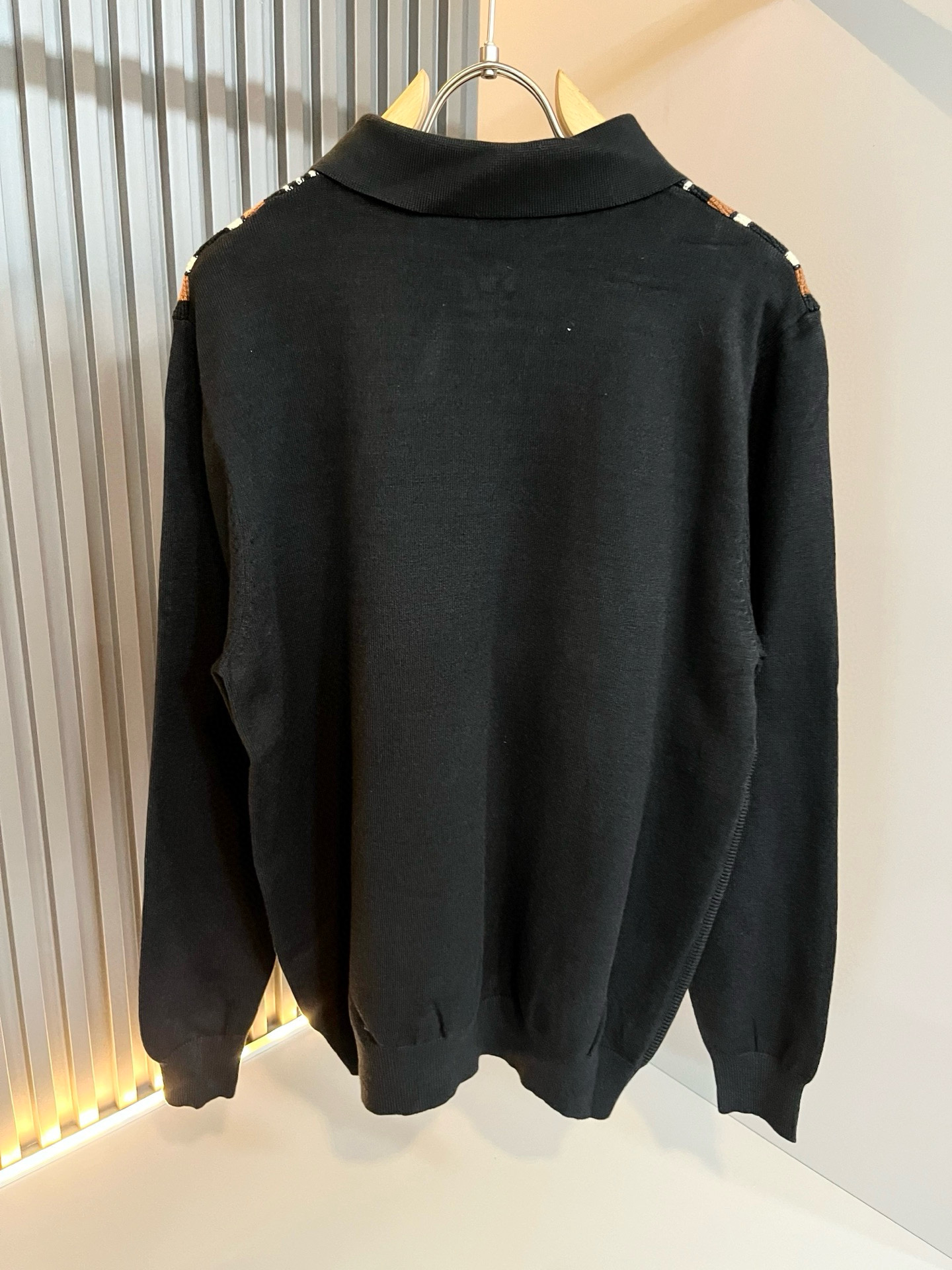 Loro Piana诺悠翩雅 2025秋冬男士最新的贸易订单针织羊毛衫，全品相！！上身舒适透气，不僵硬，