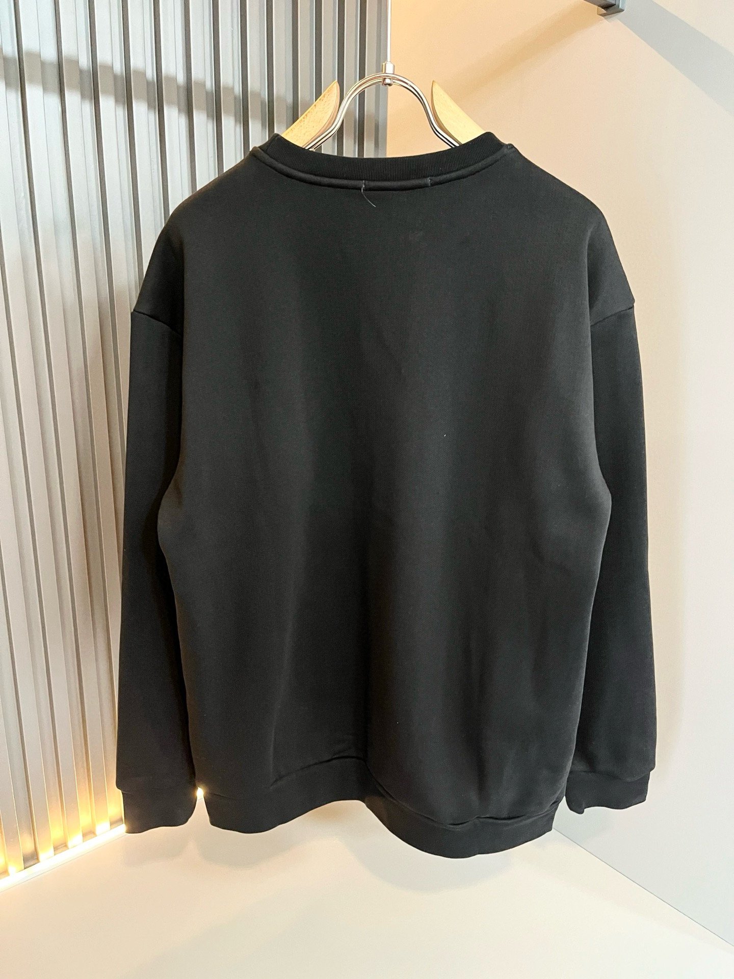 PRAD*A普*达⚠️加绒款！2025秋冬新款男女同款👫长袖卫衣，最新款全网独家首上！！~既经典有时尚百