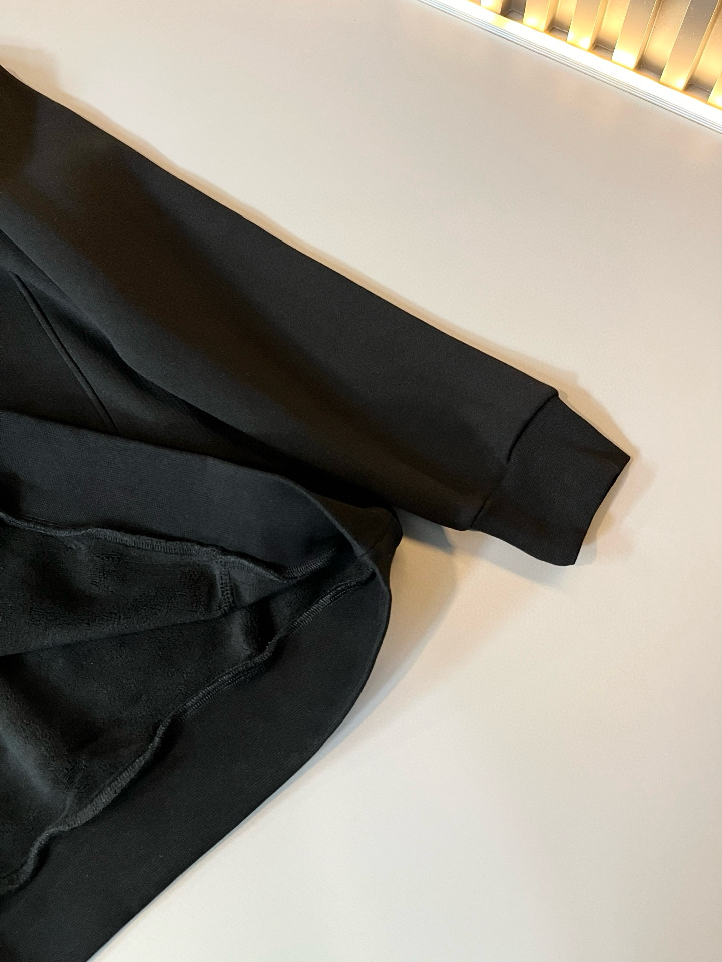 PRAD*A普*达⚠️加绒款！2025秋冬新款男女同款👫长袖卫衣，最新款全网独家首上！！~既经典有时尚百