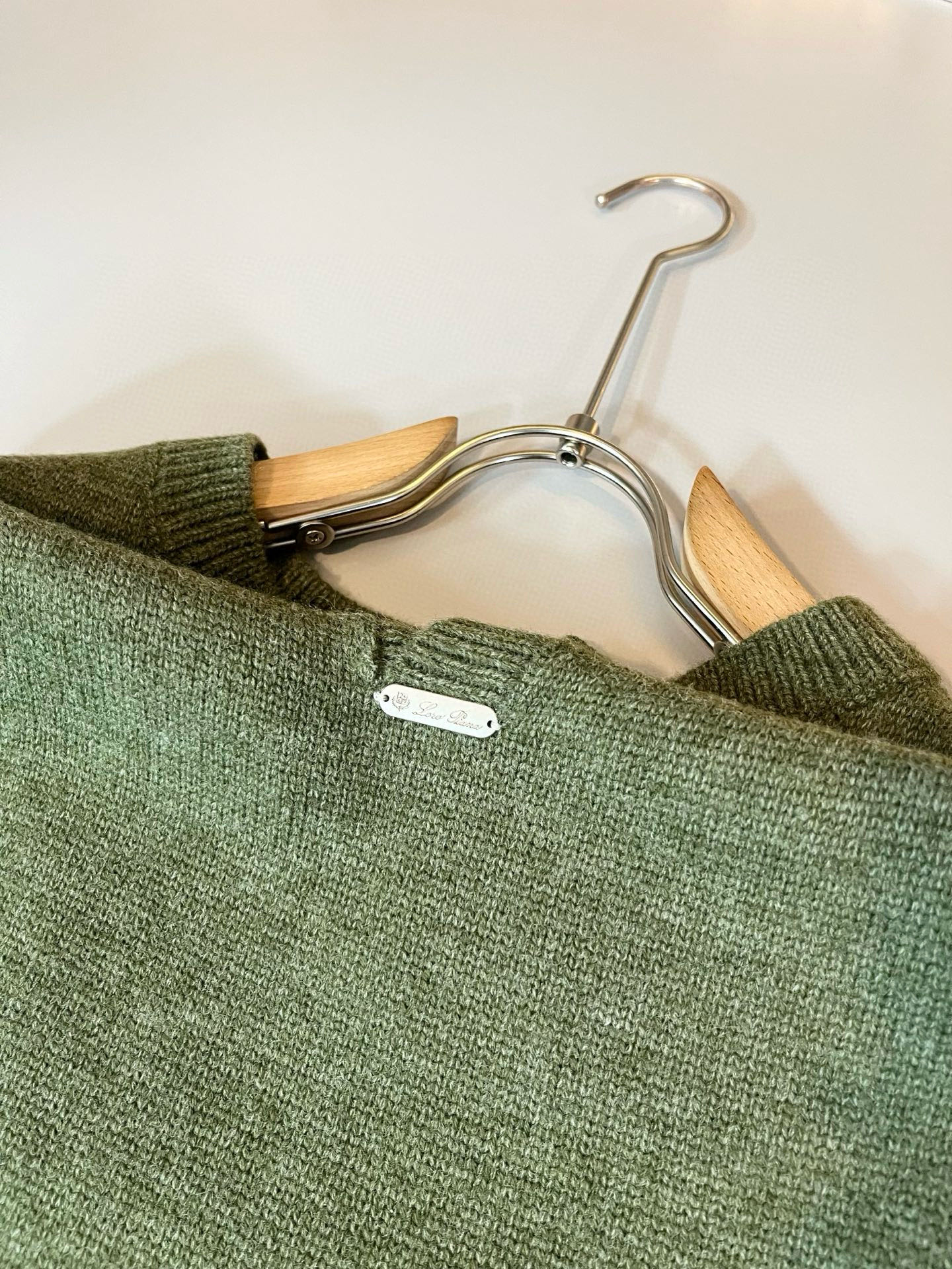 Loro Piana诺悠翩雅 2025秋冬男士最新的贸易订单针织马甲，全品相！！上身舒适透气，不僵硬，整