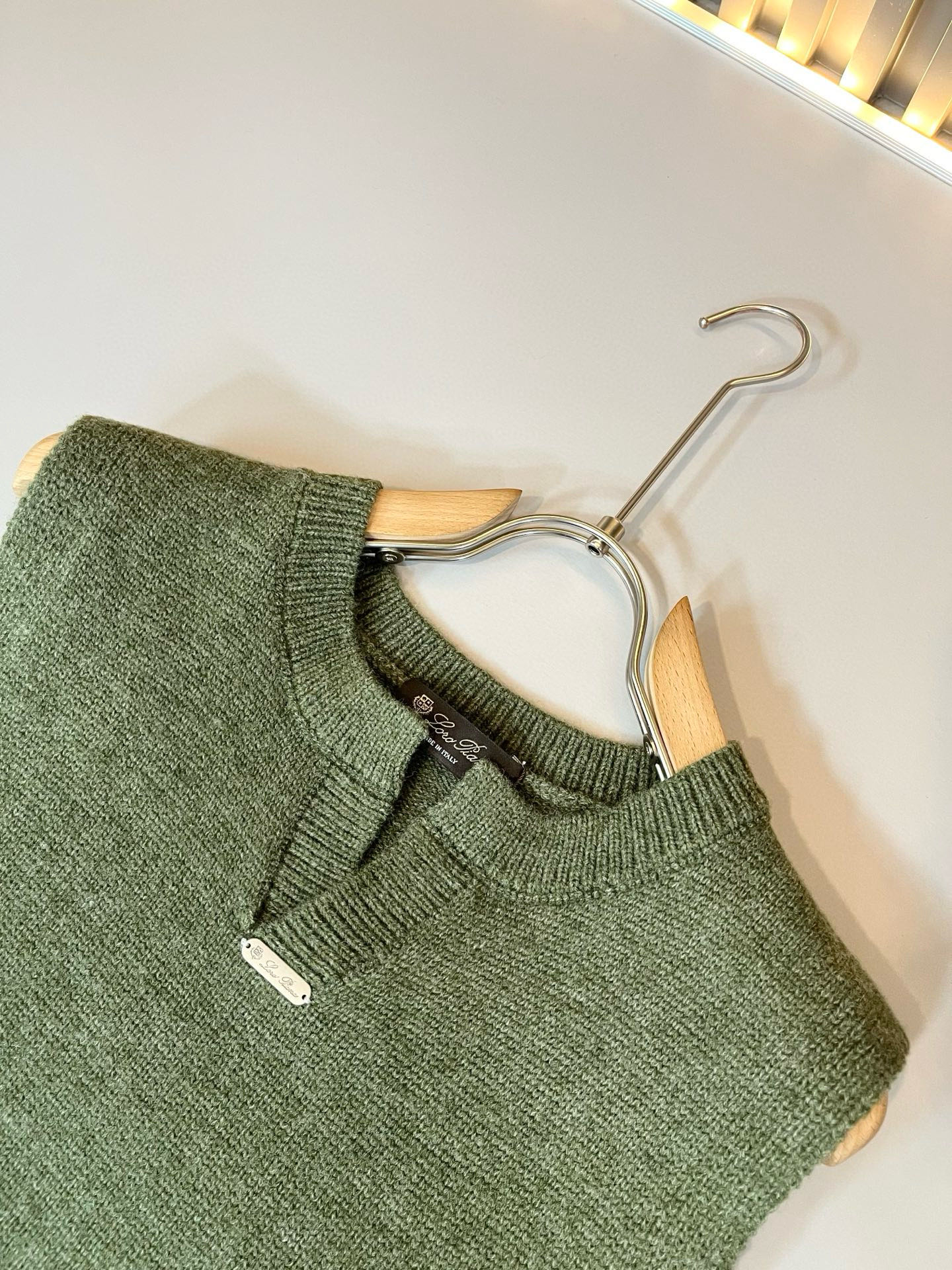 Loro Piana诺悠翩雅 2025秋冬男士最新的贸易订单针织马甲，全品相！！上身舒适透气，不僵硬，整