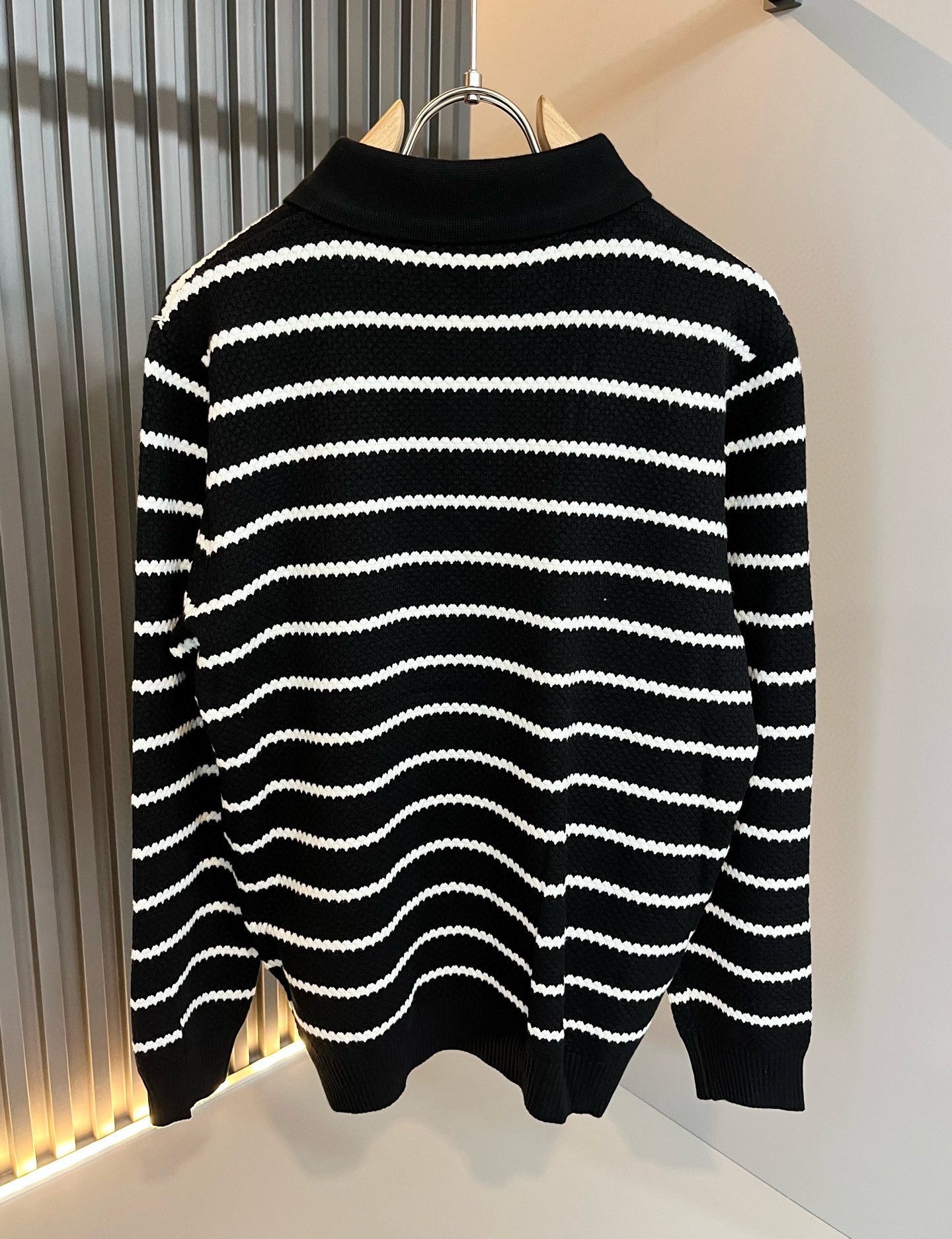 PRAD*A普*达2025秋冬新款男士针织羊毛衫，最新款全网独家首上！！~既经典有时尚百搭，谁不爱啊，将