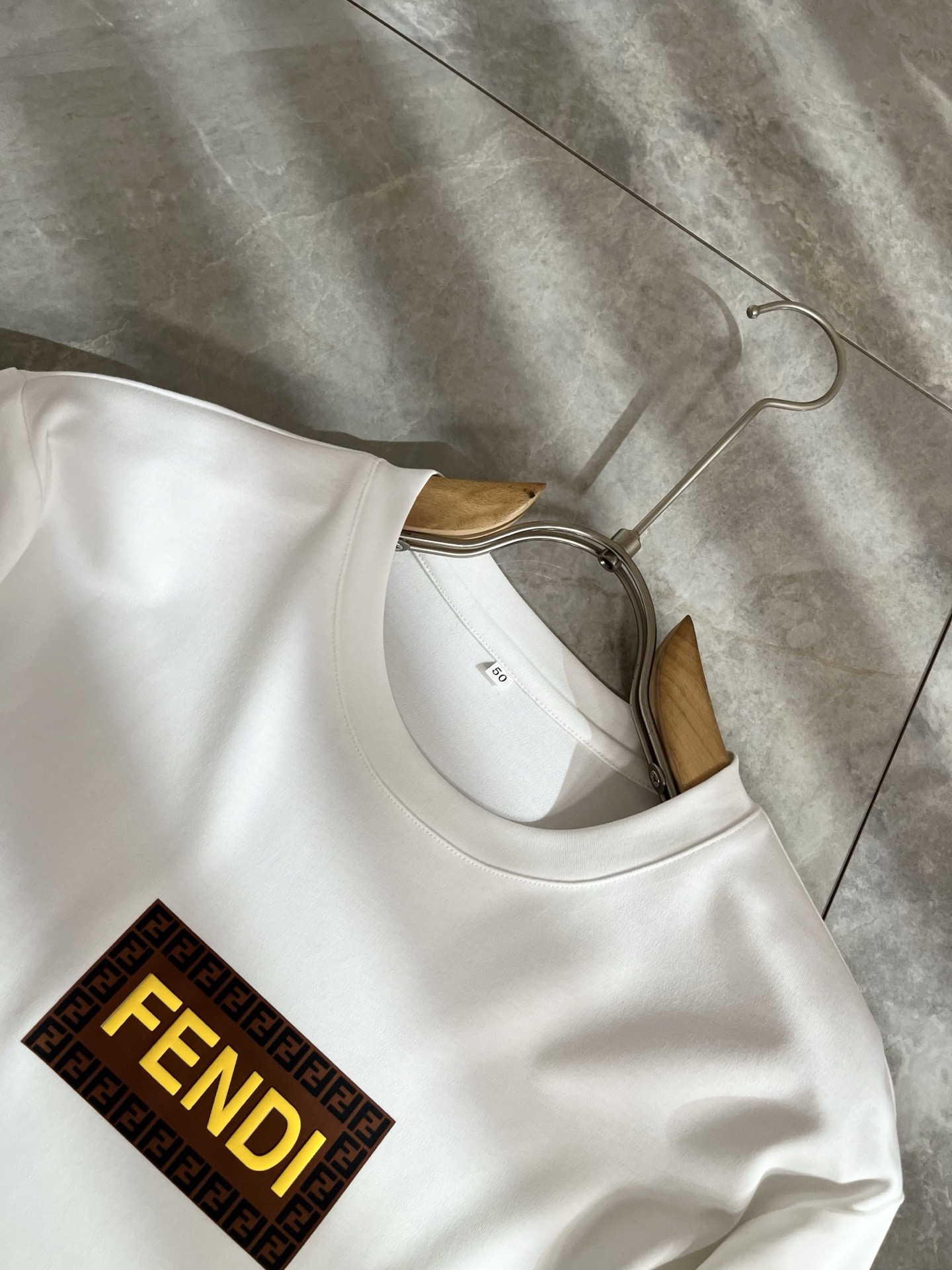 FEN*I 芬*迪2025秋冬新款FD家族FF男女同款👫打底衫，男女同款👫百搭极简短袖。意大利原厂订单，