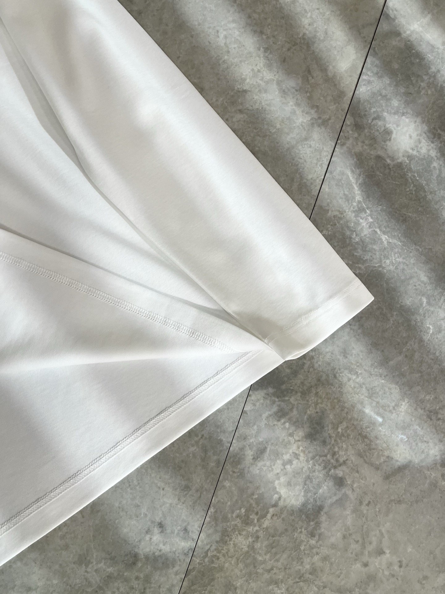 FEN*I 芬*迪2025秋冬新款FD家族FF男女同款👫打底衫，男女同款👫百搭极简短袖。意大利原厂订单，