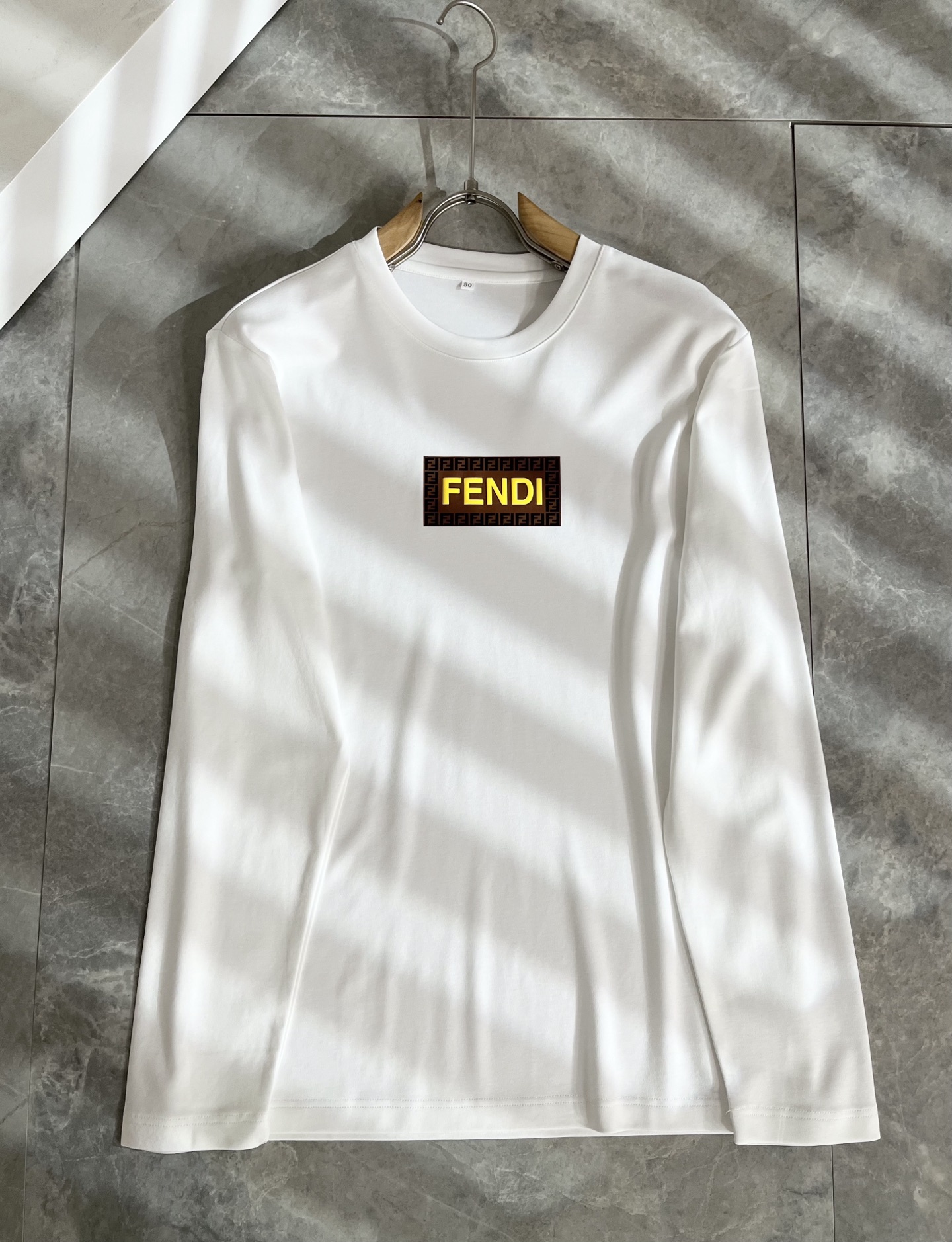 FEN*I 芬*迪2025秋冬新款FD家族FF男女同款👫打底衫，男女同款👫百搭极简短袖。意大利原厂订单，