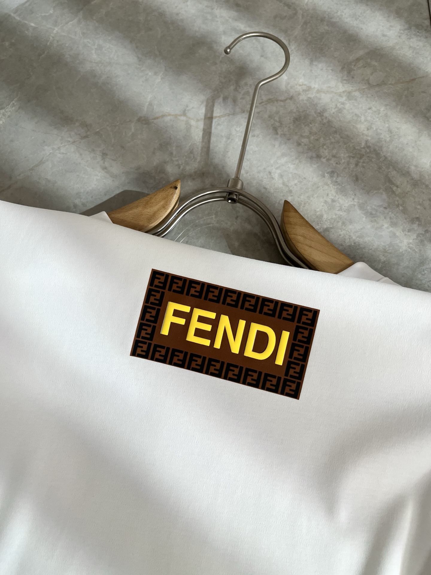 FEN*I 芬*迪2025秋冬新款FD家族FF男女同款👫打底衫，男女同款👫百搭极简短袖。意大利原厂订单，