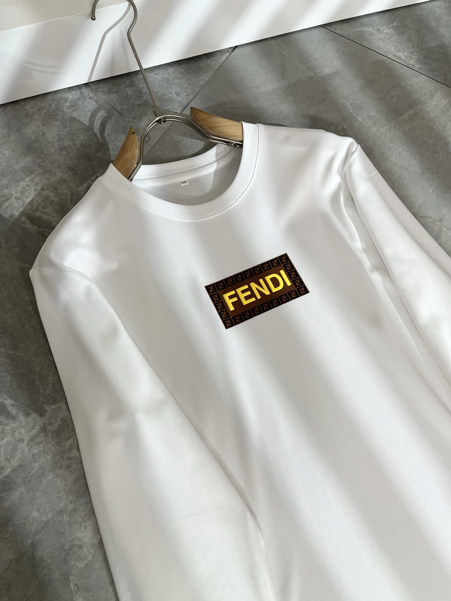 FEN*I 芬*迪2025秋冬新款FD家族FF男女同款👫打底衫，男女同款👫百搭极简短袖。意大利原厂订单，