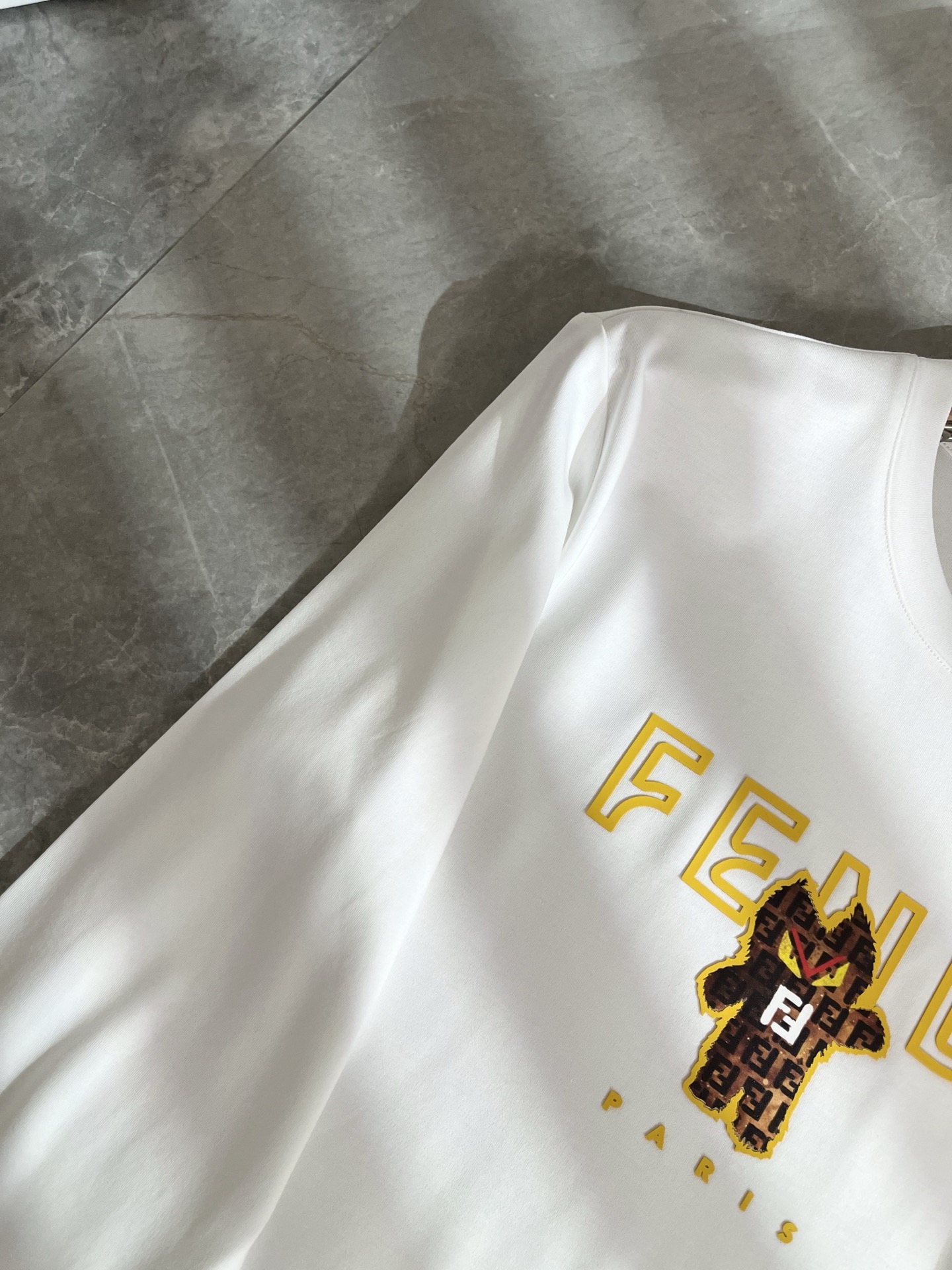 FEN*I 芬*迪2025秋冬新款FD家族FF男女同款👫打底衫，男女同款👫百搭极简短袖。意大利原厂订单，