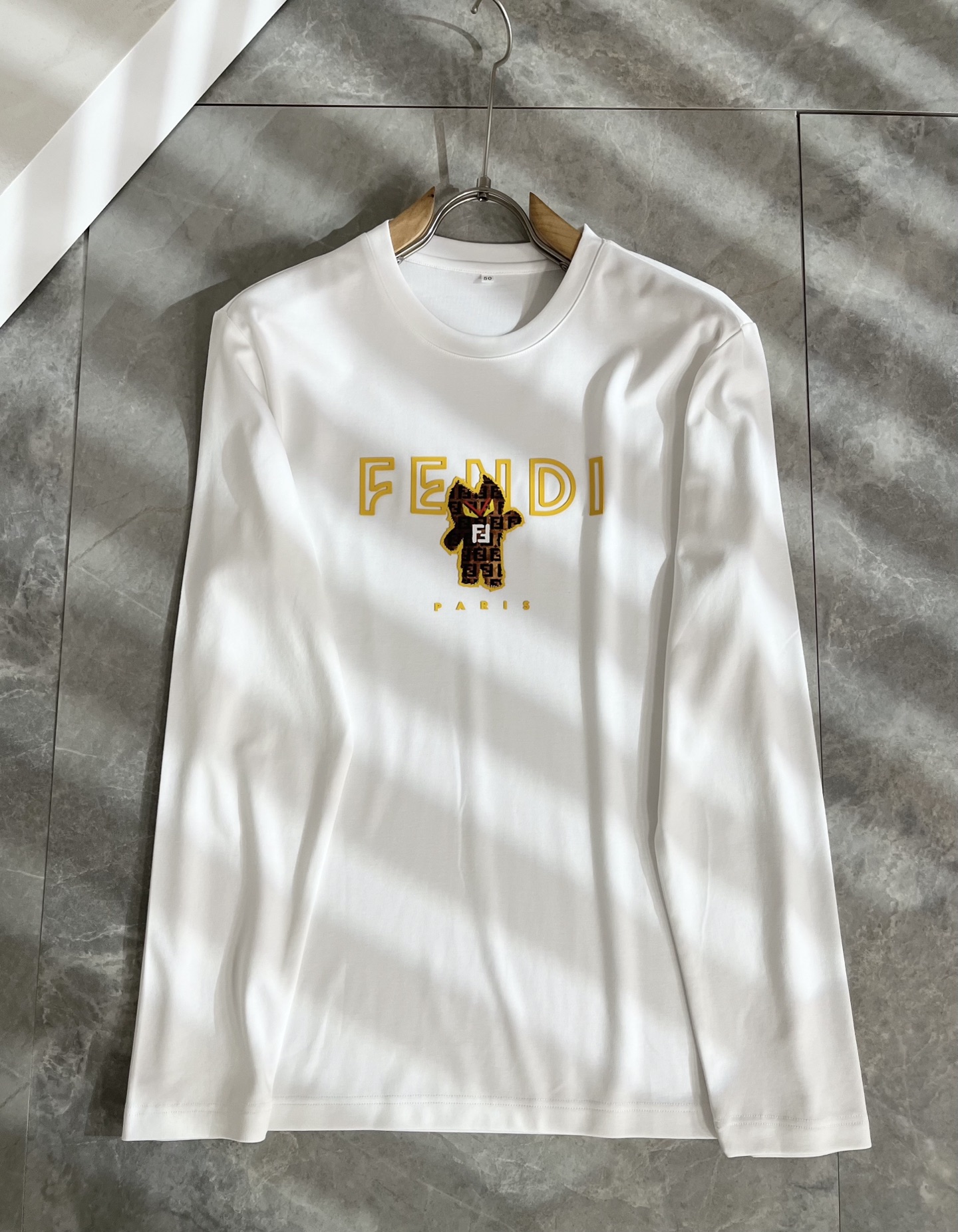 FEN*I 芬*迪2025秋冬新款FD家族FF男女同款👫打底衫，男女同款👫百搭极简短袖。意大利原厂订单，