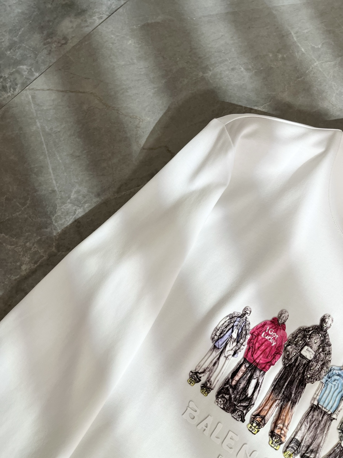 BALENCI*GA巴黎*家 2025秋冬新款男女同款👫长袖打底衫！走秀图案印花时尚休闲打底衫！设计lo