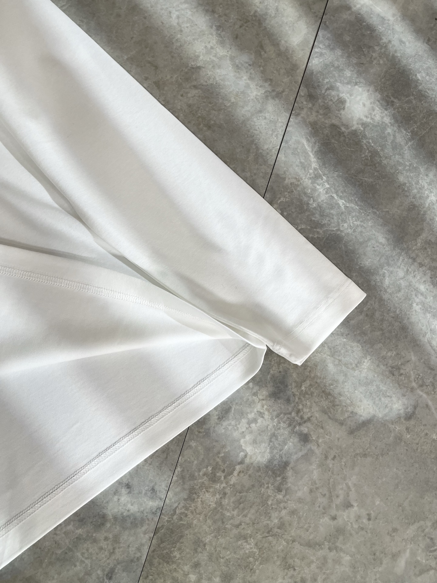 BALENCI*GA巴黎*家 2025秋冬新款男女同款👫长袖打底衫！走秀图案印花时尚休闲打底衫！设计lo