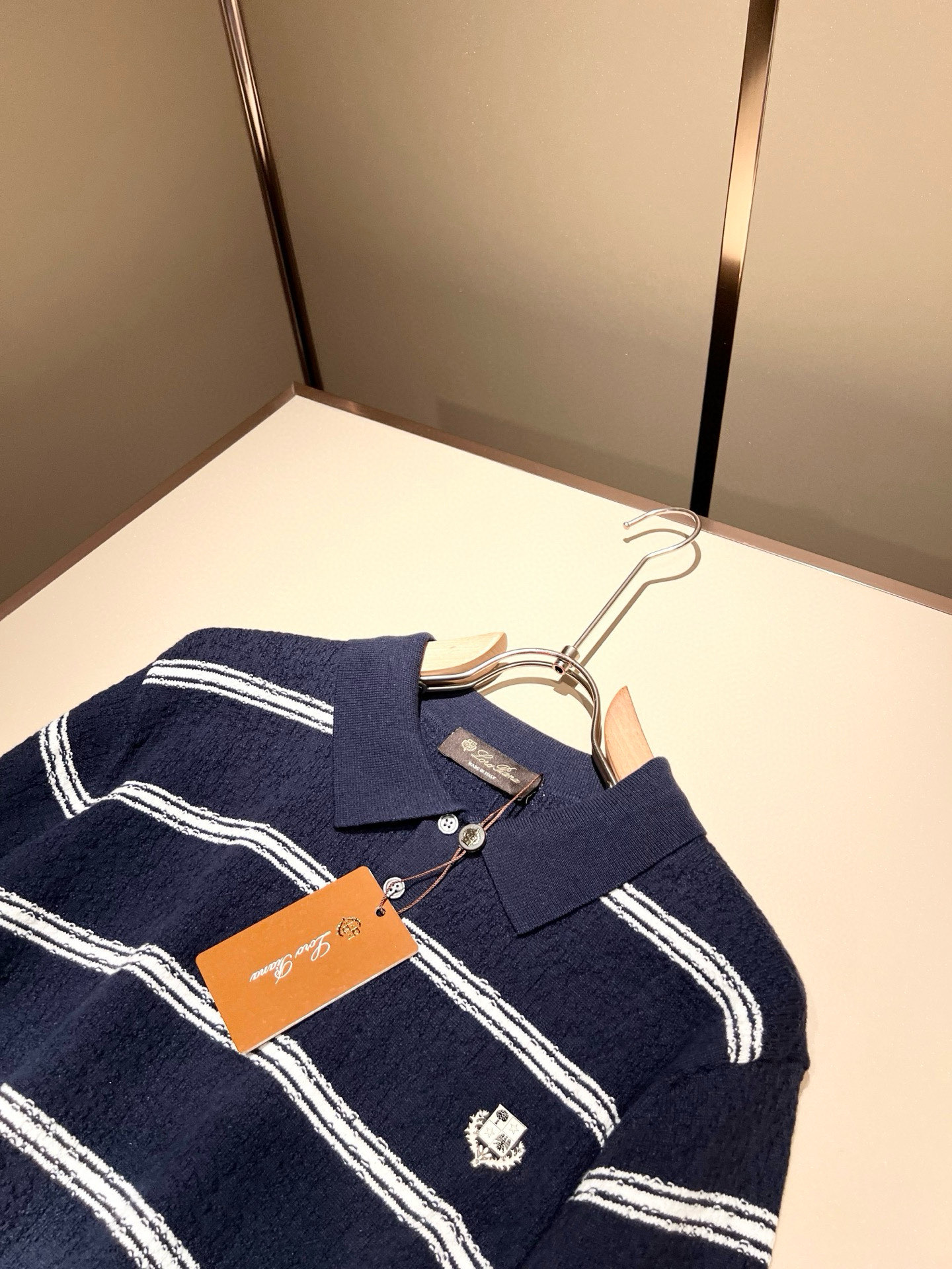 Loro Piana诺悠翩雅 2025秋冬男士最新的贸易订单针织羊毛衫，全品相！！上身舒适透气，不僵硬，