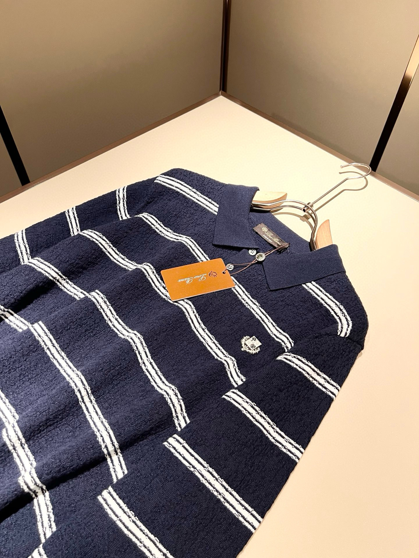 Loro Piana诺悠翩雅 2025秋冬男士最新的贸易订单针织羊毛衫，全品相！！上身舒适透气，不僵硬，