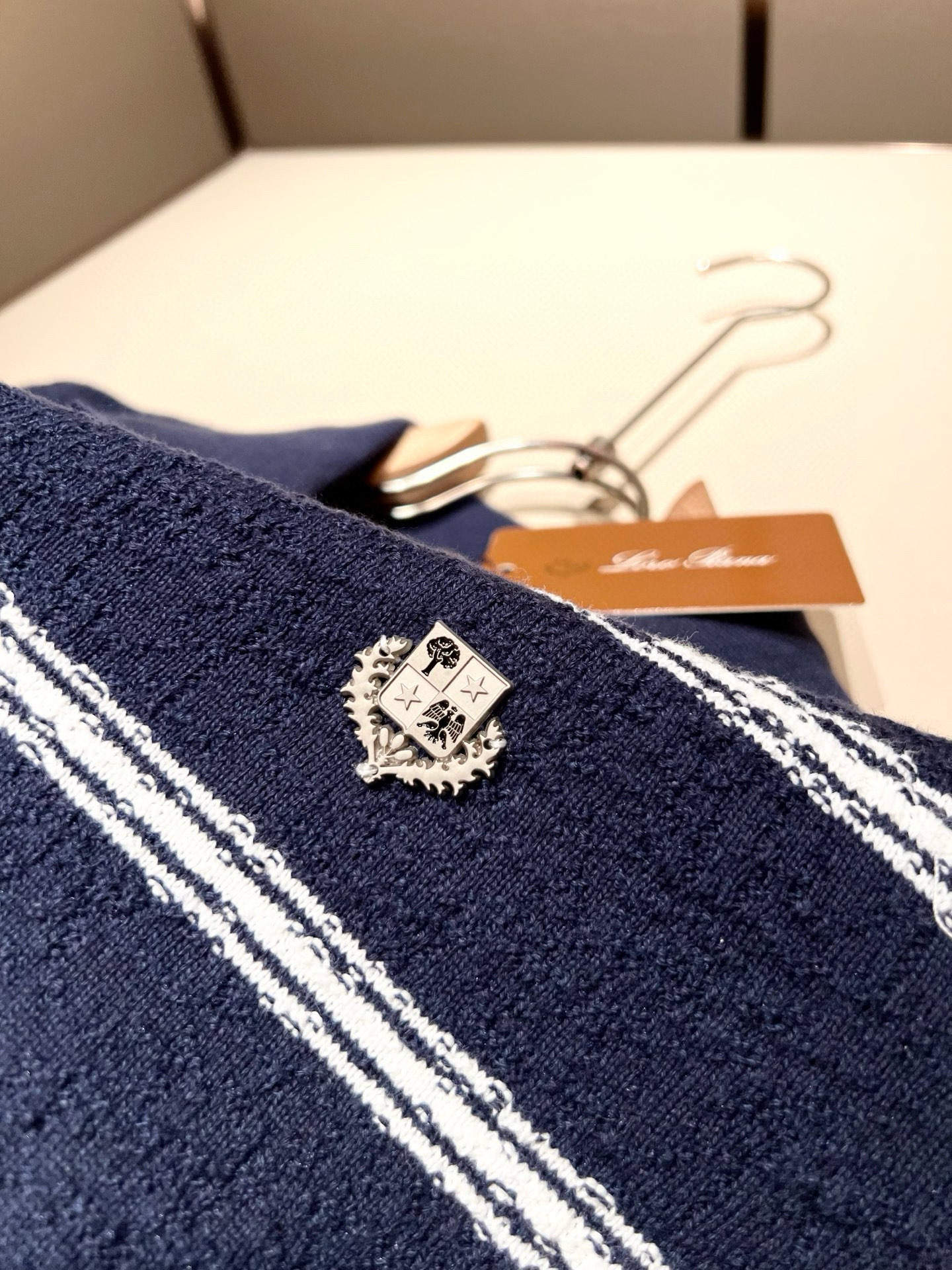 Loro Piana诺悠翩雅 2025秋冬男士最新的贸易订单针织羊毛衫，全品相！！上身舒适透气，不僵硬，