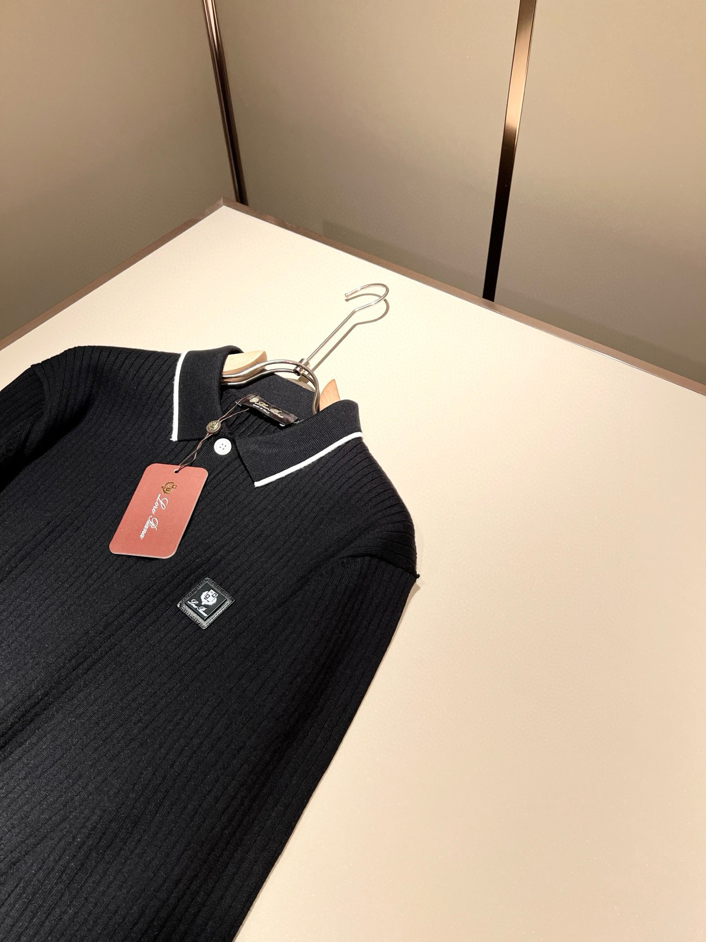 Loro Piana诺悠翩雅 2025秋冬男士最新的贸易订单针织羊毛衫，全品相！！上身舒适透气，不僵硬，