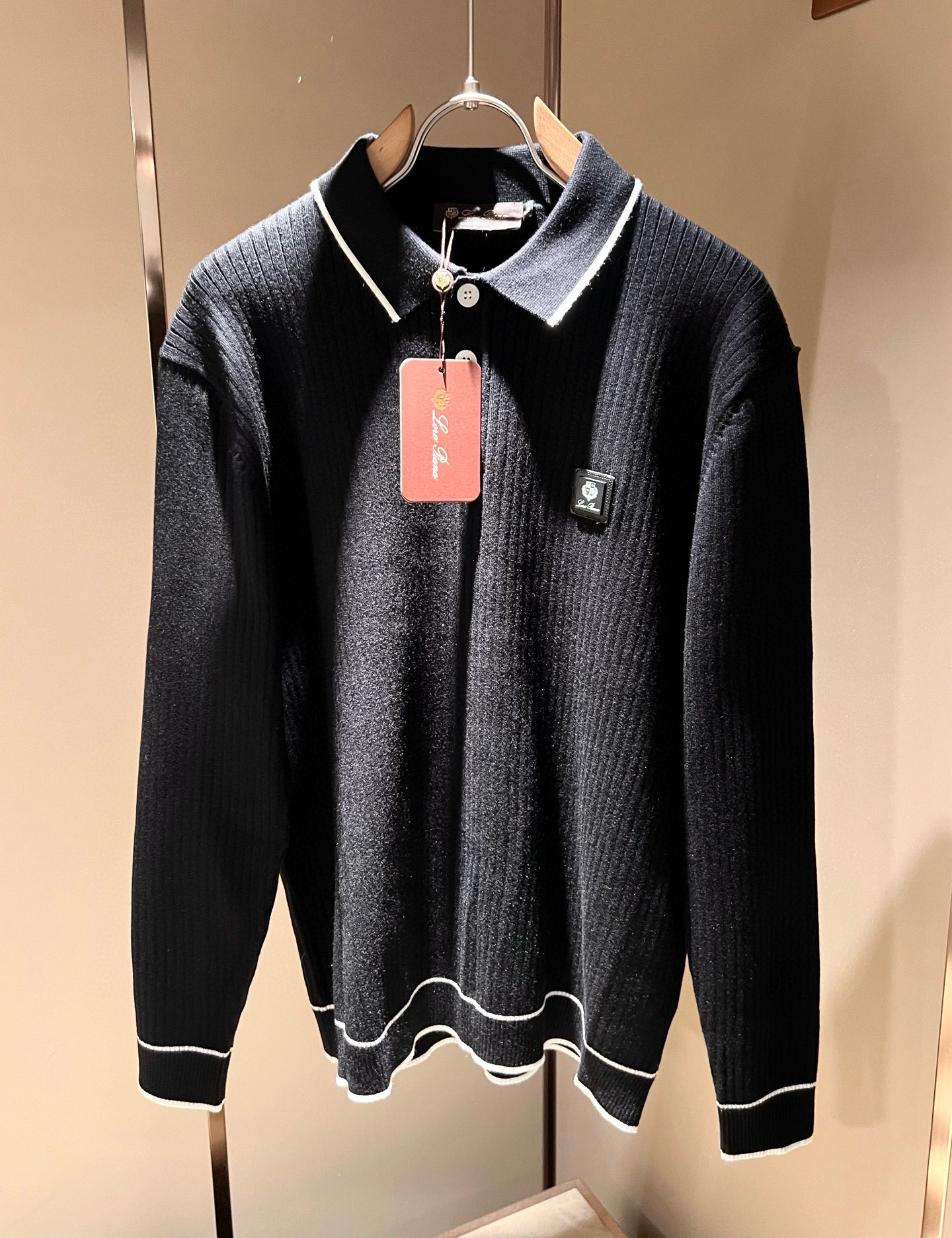 Loro Piana诺悠翩雅 2025秋冬男士最新的贸易订单针织羊毛衫，全品相！！上身舒适透气，不僵硬，