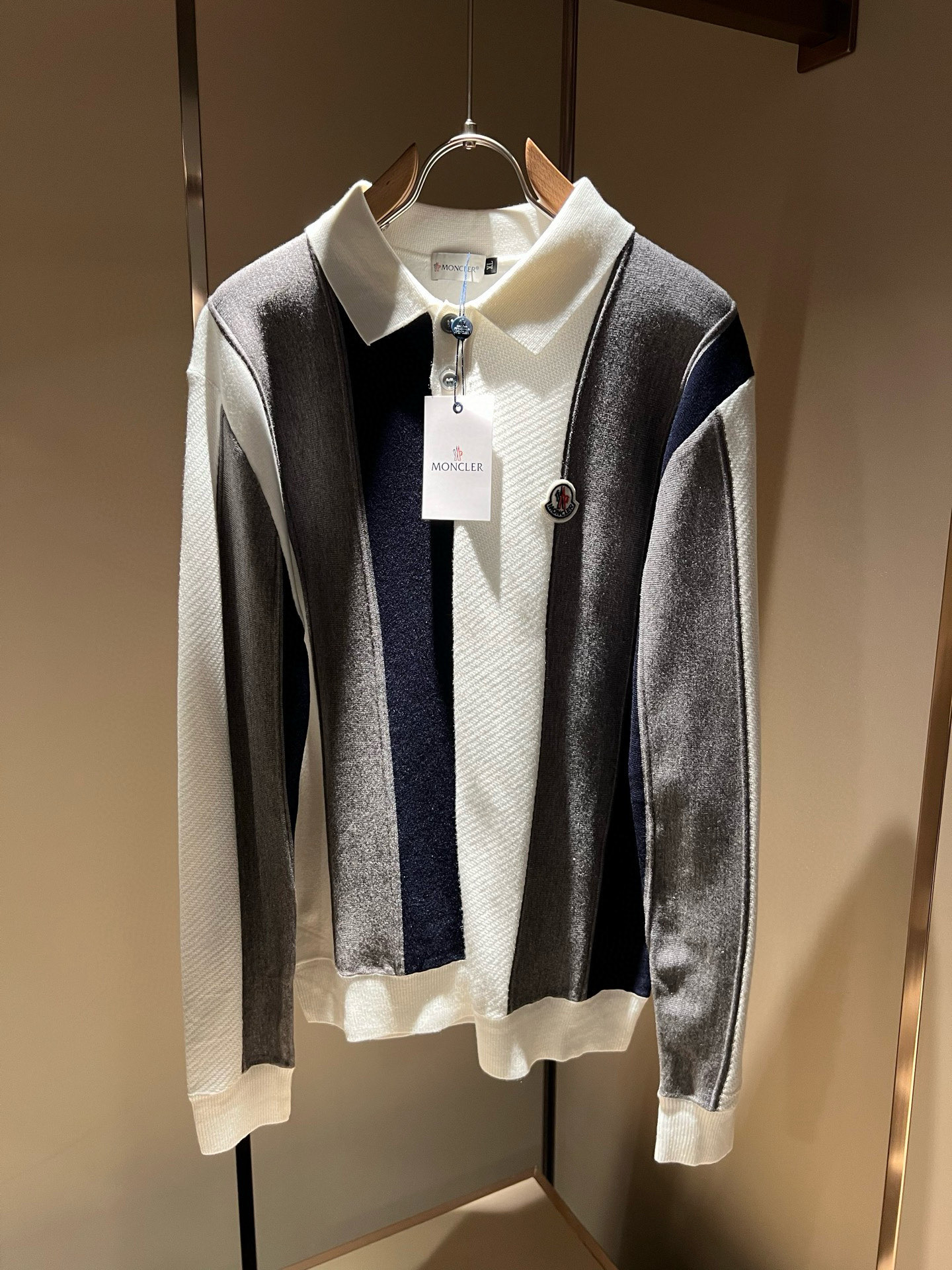 Moncl*r蒙*口 2025秋冬男女同款情侣款👫最新的贸易订单针织羊毛衫，全品相！！网红款！工艺采用针