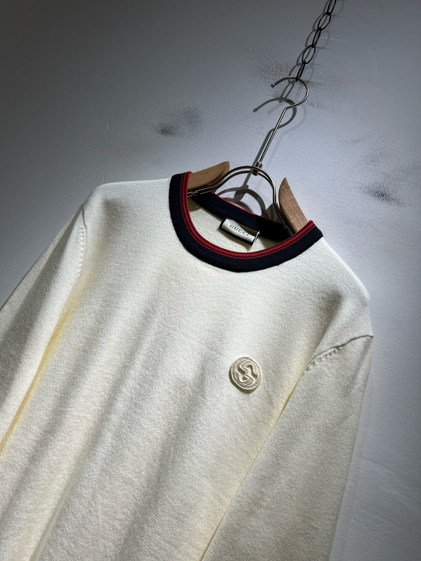 GUC*I 古家 2025秋冬新款男女同款👫 针织羊毛衫，胸前标志logo刺绣设计！贸易公司渠道稀出，同