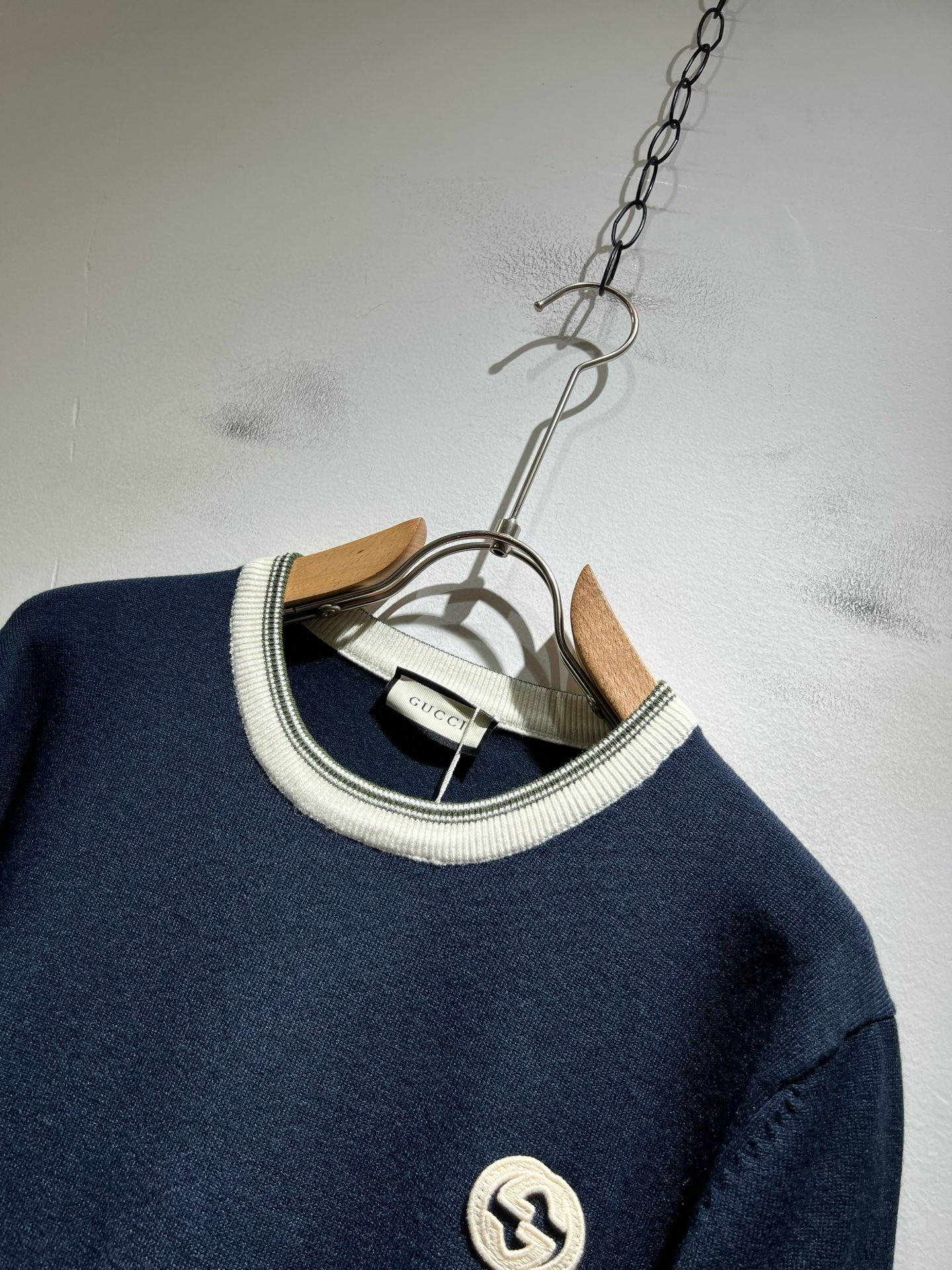 GUC*I 古家 2025秋冬新款男女同款👫 针织羊毛衫，胸前标志logo刺绣设计！贸易公司渠道稀出，同