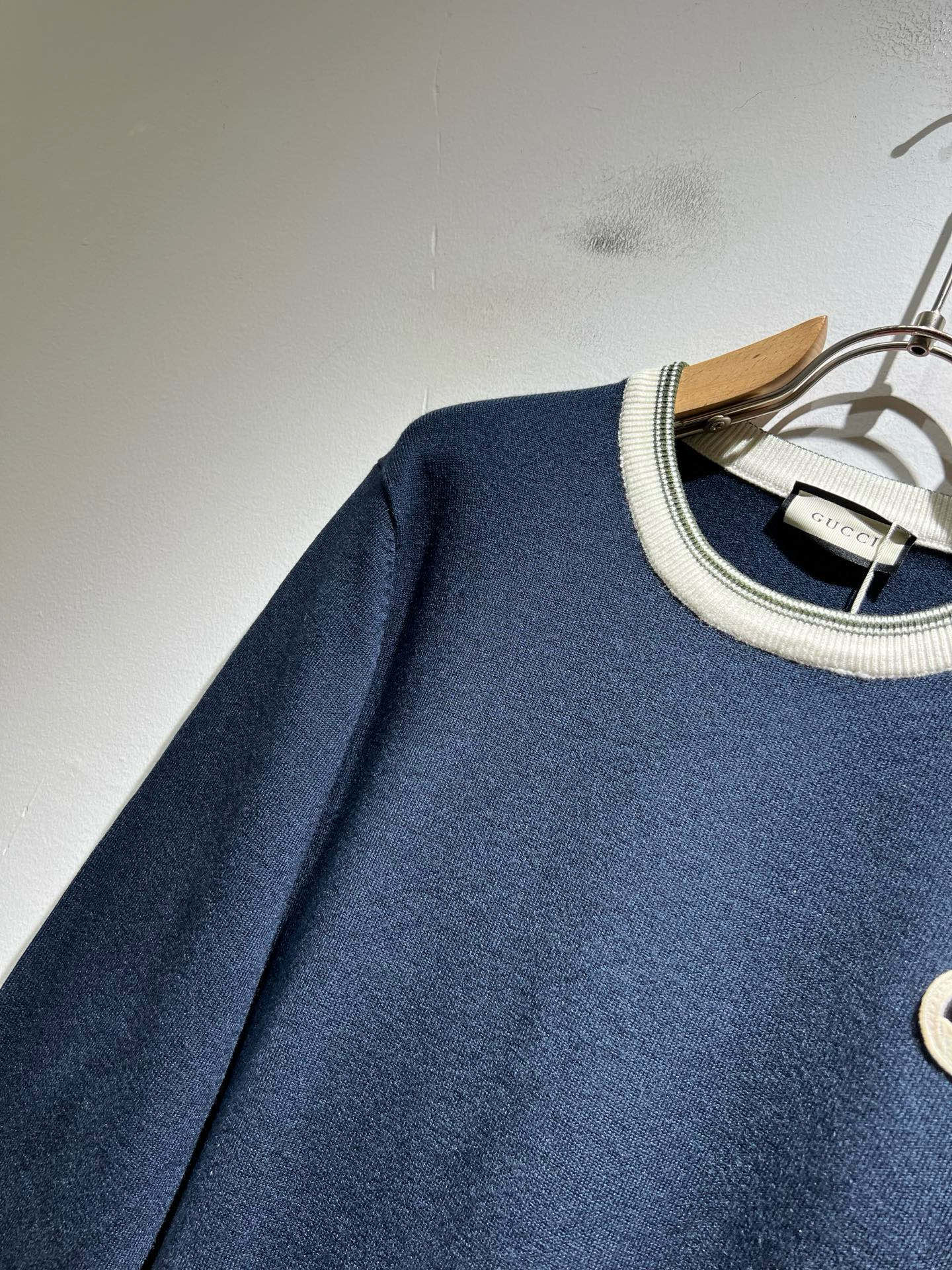 GUC*I 古家 2025秋冬新款男女同款👫 针织羊毛衫，胸前标志logo刺绣设计！贸易公司渠道稀出，同