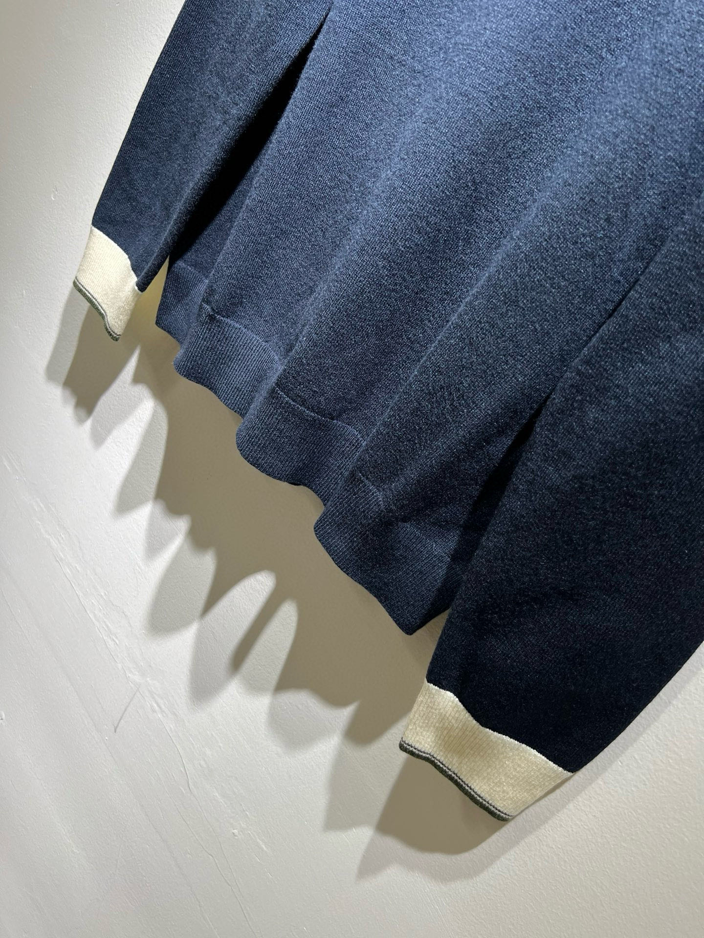 GUC*I 古家 2025秋冬新款男女同款👫 针织羊毛衫，胸前标志logo刺绣设计！贸易公司渠道稀出，同