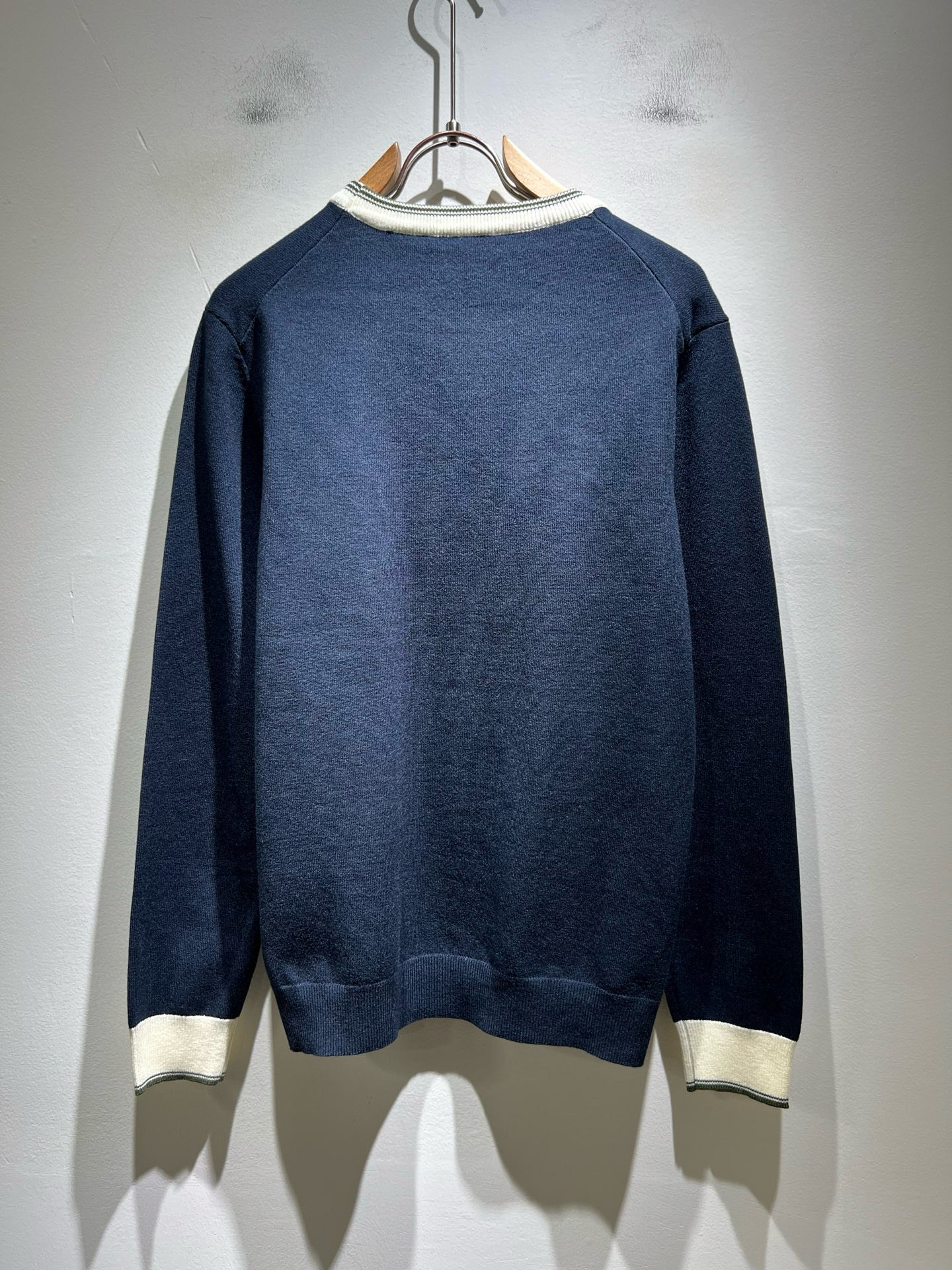 GUC*I 古家 2025秋冬新款男女同款👫 针织羊毛衫，胸前标志logo刺绣设计！贸易公司渠道稀出，同