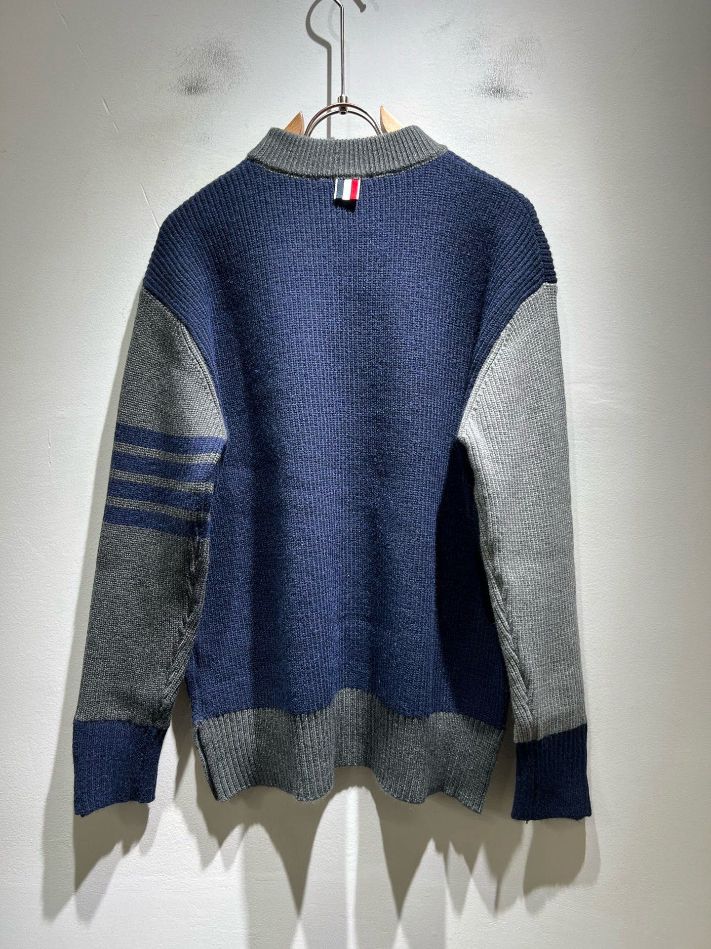 ThomBrow*e汤姆*朗2025秋冬新款男女同款👫针织羊毛衫，今年的专柜新品，男女同款👫超软羊毛面料