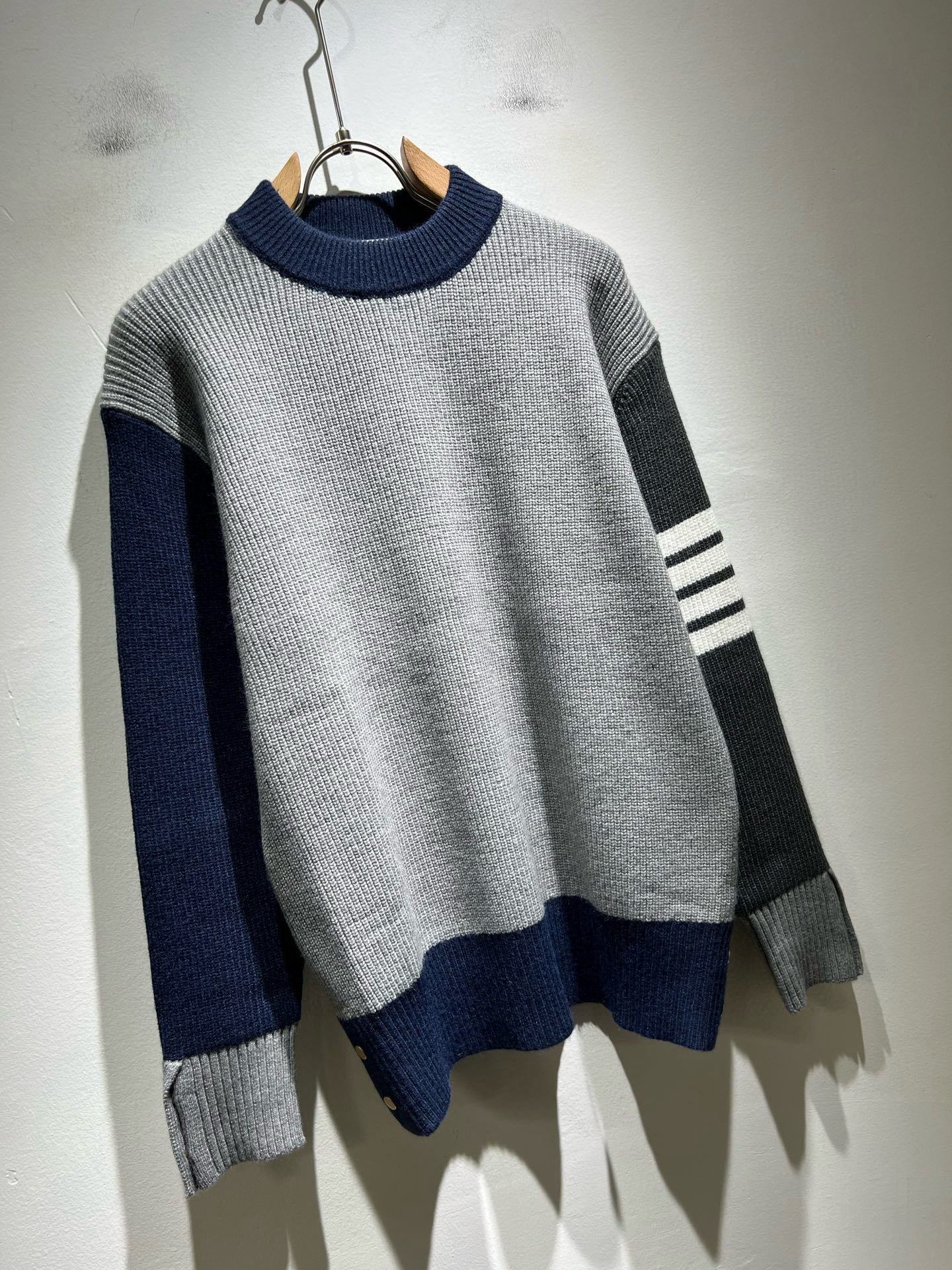 ThomBrow*e汤姆*朗2025秋冬新款男女同款👫针织羊毛衫，今年的专柜新品，男女同款👫超软羊毛面料