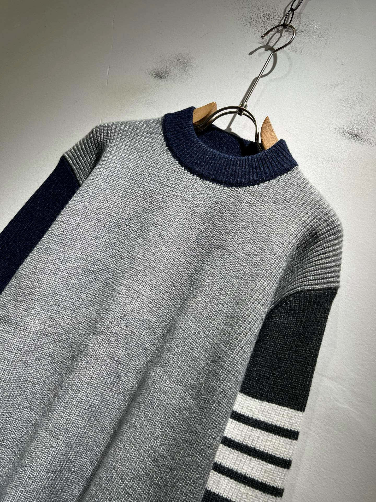 ThomBrow*e汤姆*朗2025秋冬新款男女同款👫针织羊毛衫，今年的专柜新品，男女同款👫超软羊毛面料