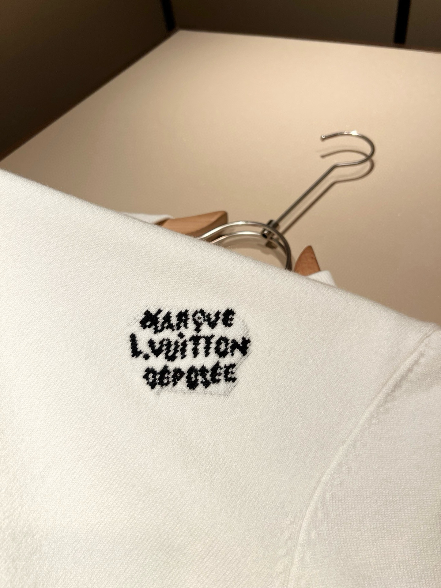 Louis Vuit*on 2025秋冬路易家族轻奢针织羊毛衫！男女同款👫装饰！ 路易家族的新高端，细节