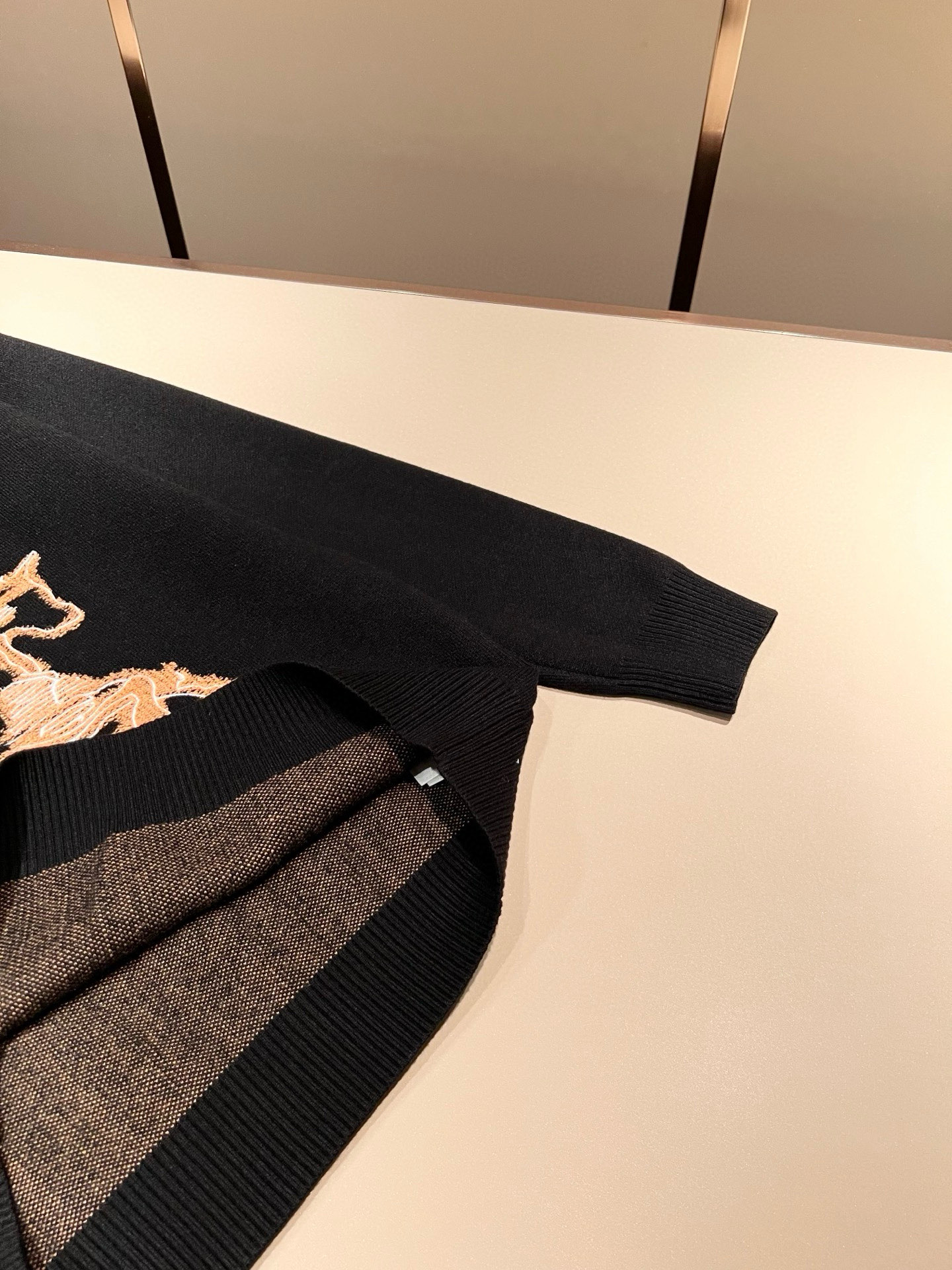 Her*mes爱*仕2025秋冬新款男士针织羊毛衫，全新升级百搭基础款，低调奢华，品格之选！甄选优质精选