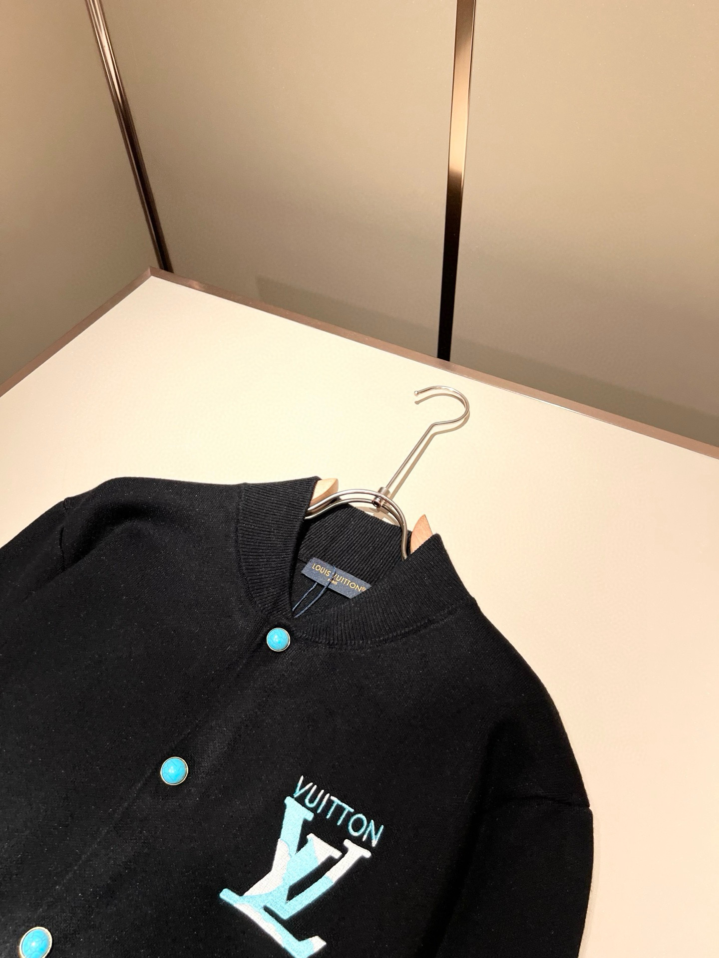 Louis Vuit*on 2025秋冬路易家族轻奢针织羊毛开衫！路易家族的新高端，细节品质永远的那么完