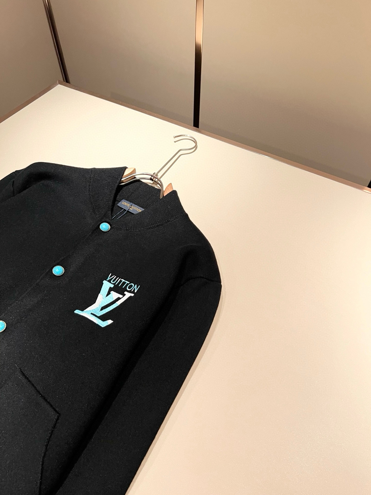 Louis Vuit*on 2025秋冬路易家族轻奢针织羊毛开衫！路易家族的新高端，细节品质永远的那么完