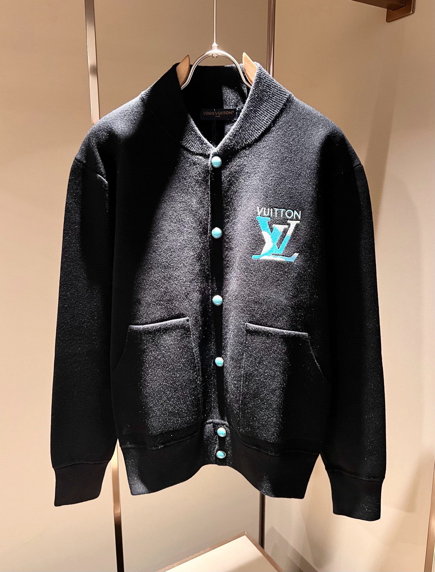 Louis Vuit*on 2025秋冬路易家族轻奢针织羊毛开衫！路易家族的新高端，细节品质永远的那么完