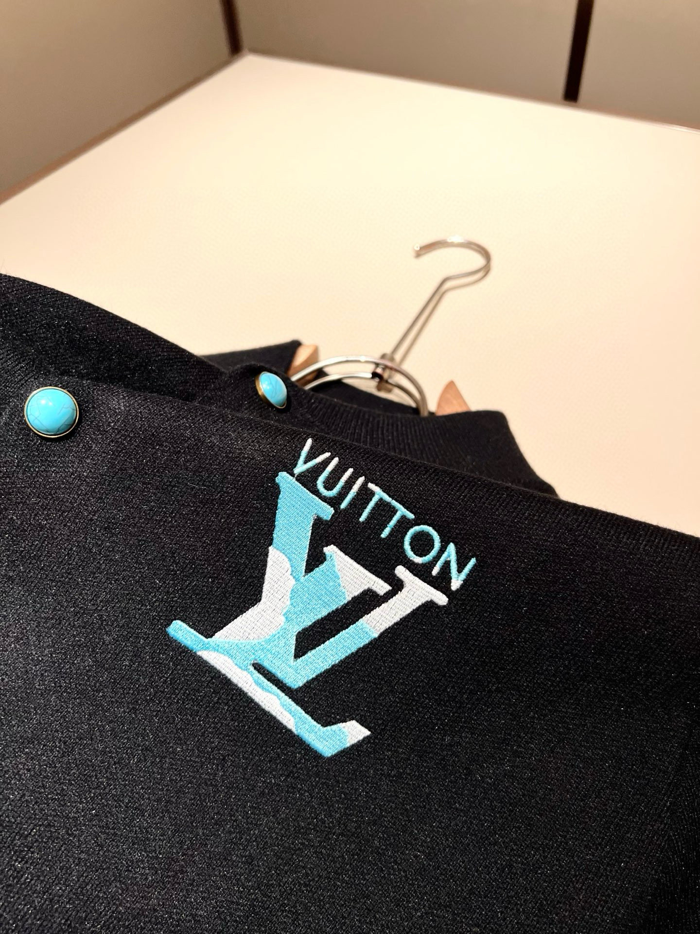 Louis Vuit*on 2025秋冬路易家族轻奢针织羊毛开衫！路易家族的新高端，细节品质永远的那么完