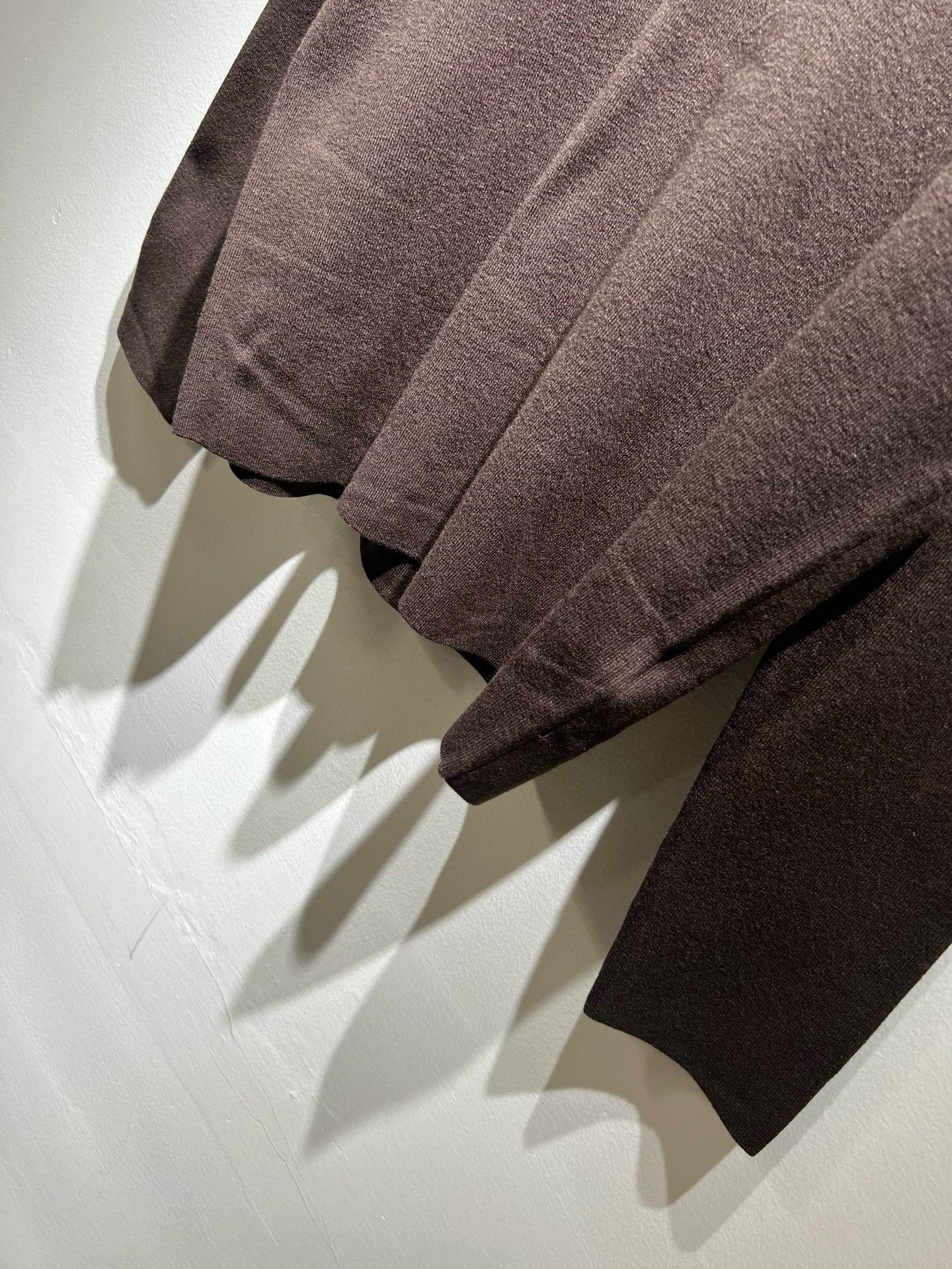 Loro Piana诺悠翩雅 2025秋冬男士最新的贸易订单针织羊毛衫，全品相！！上身舒适透气，不僵硬，