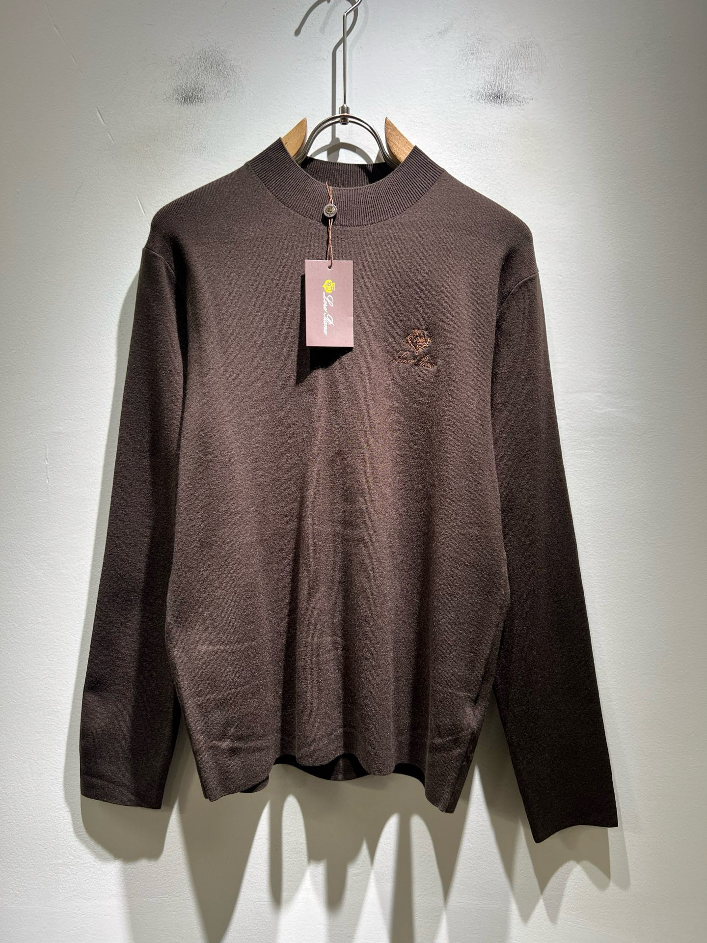 Loro Piana诺悠翩雅 2025秋冬男士最新的贸易订单针织羊毛衫，全品相！！上身舒适透气，不僵硬，