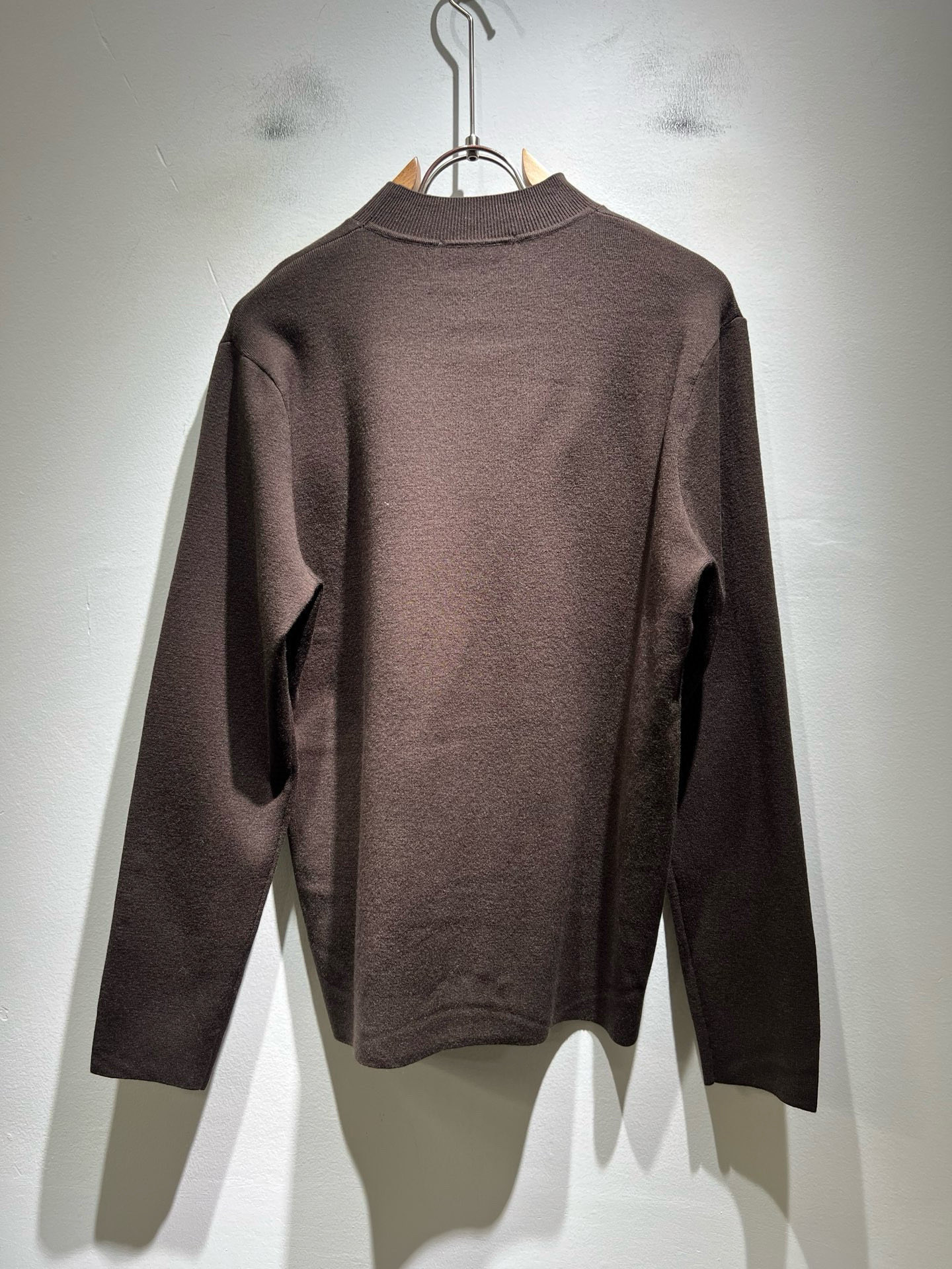 Loro Piana诺悠翩雅 2025秋冬男士最新的贸易订单针织羊毛衫，全品相！！上身舒适透气，不僵硬，