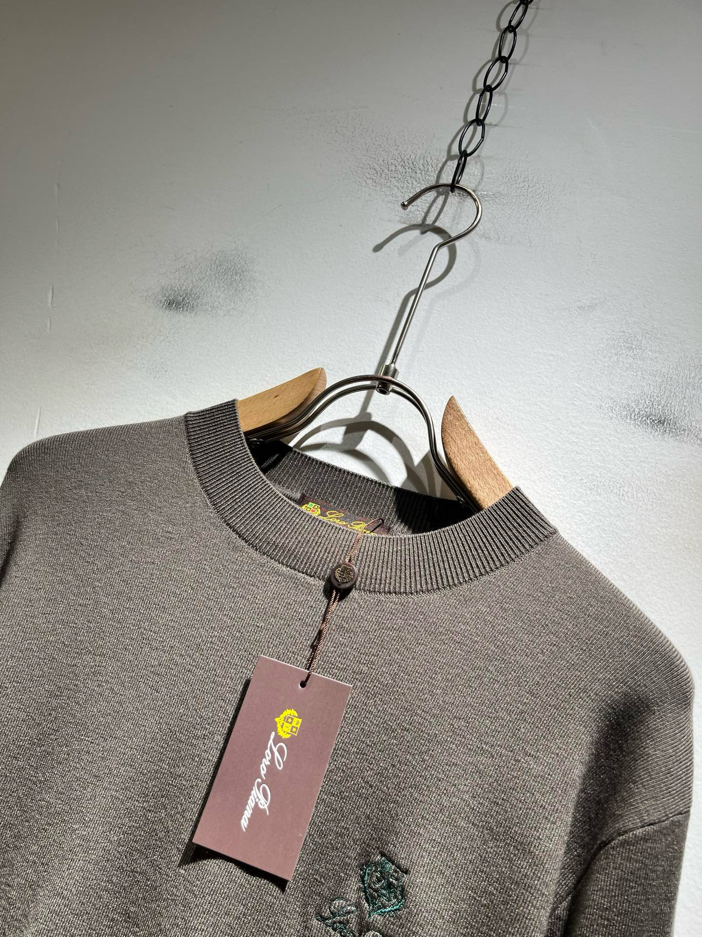 Loro Piana诺悠翩雅 2025秋冬男士最新的贸易订单针织羊毛衫，全品相！！上身舒适透气，不僵硬，