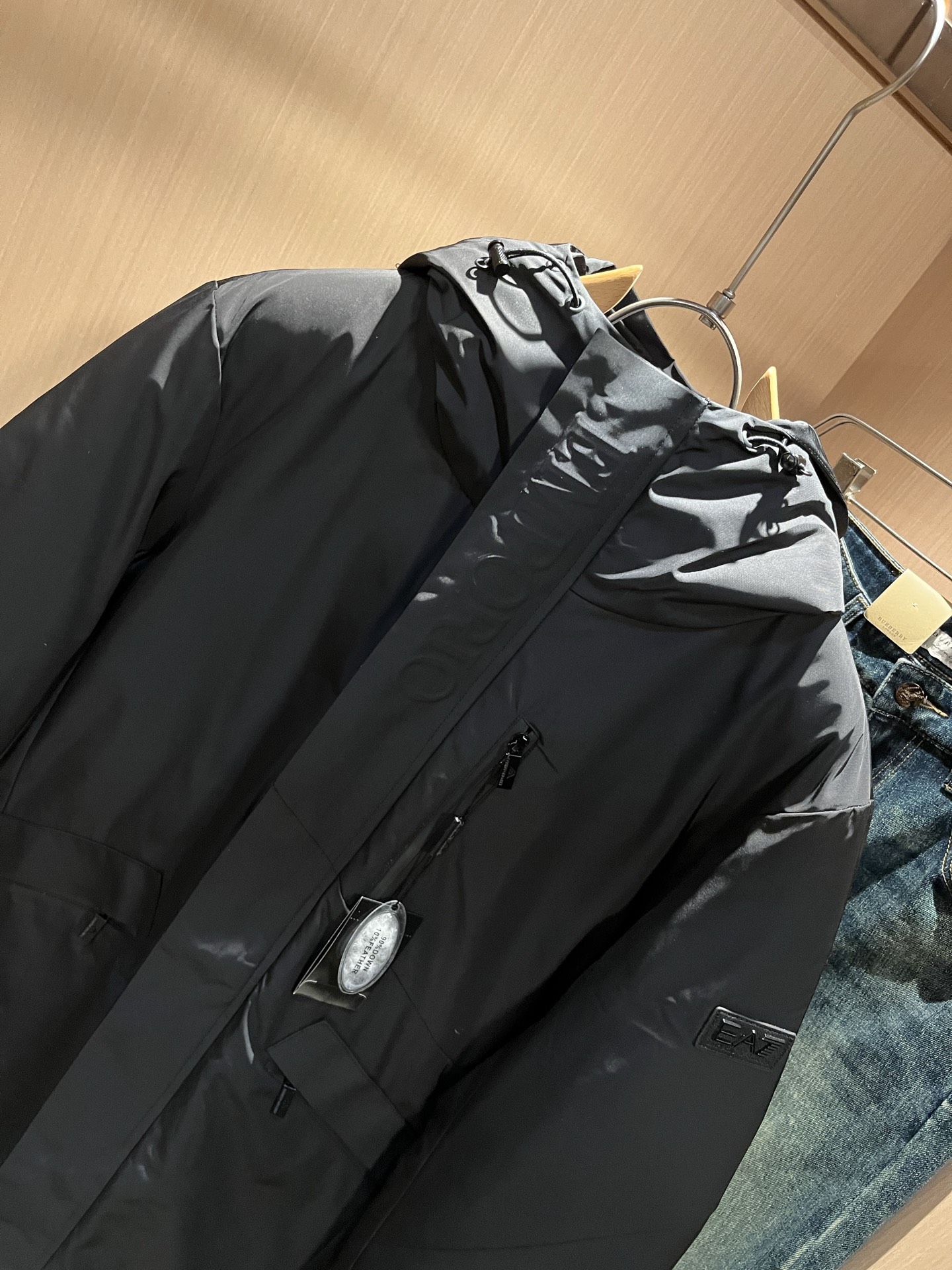 。Arman阿*尼 2025秋冬休闲羽绒夹克外套，最新时尚休闲拉链夹克，时尚夹克外套!贸易公司渠道稀出，