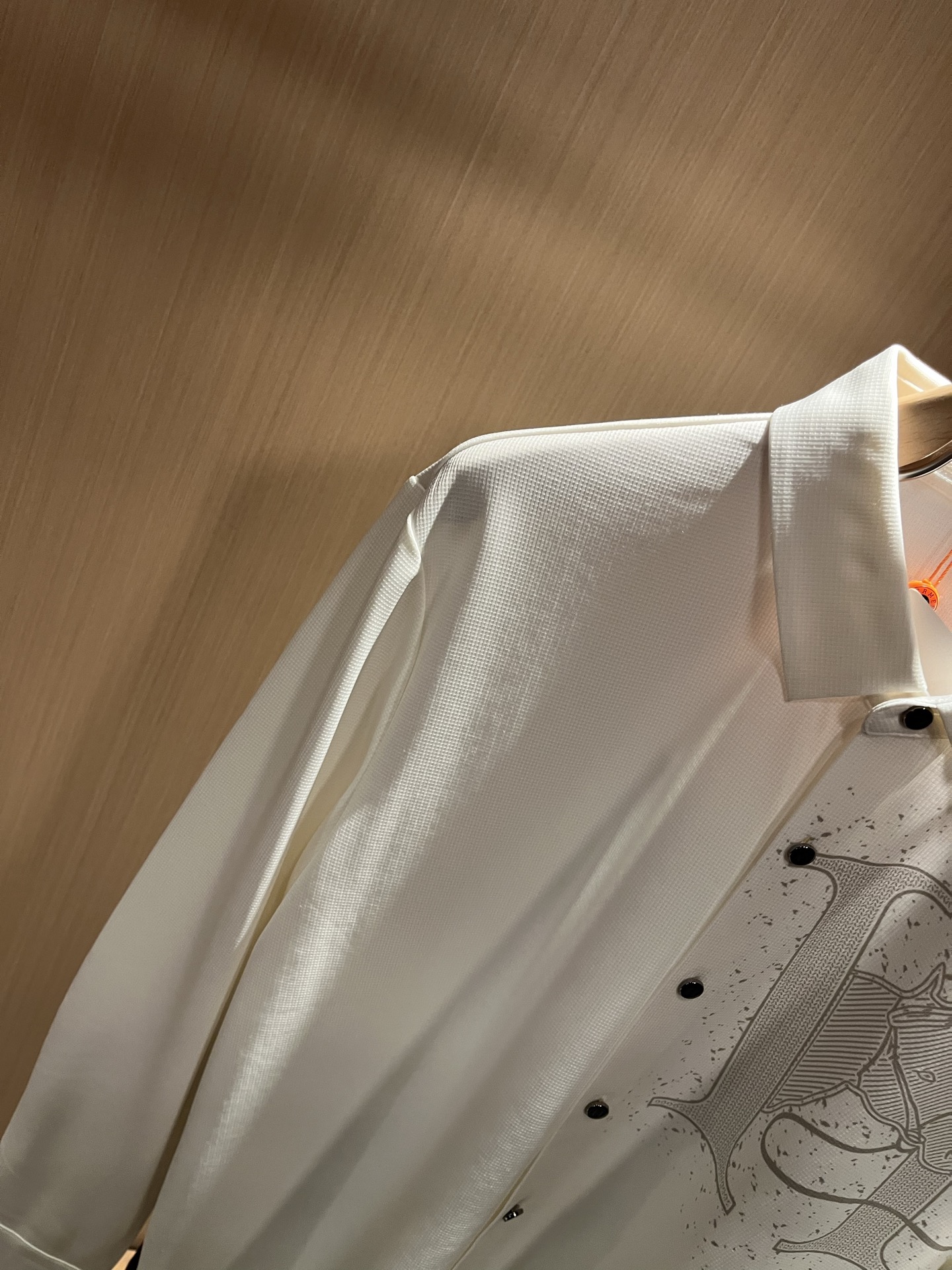 HERM*S爱*仕 2025秋冬高端时尚长袖衬衣，海外贸易公司渠道订单 ！上海恒隆店在售！高级、简约，工