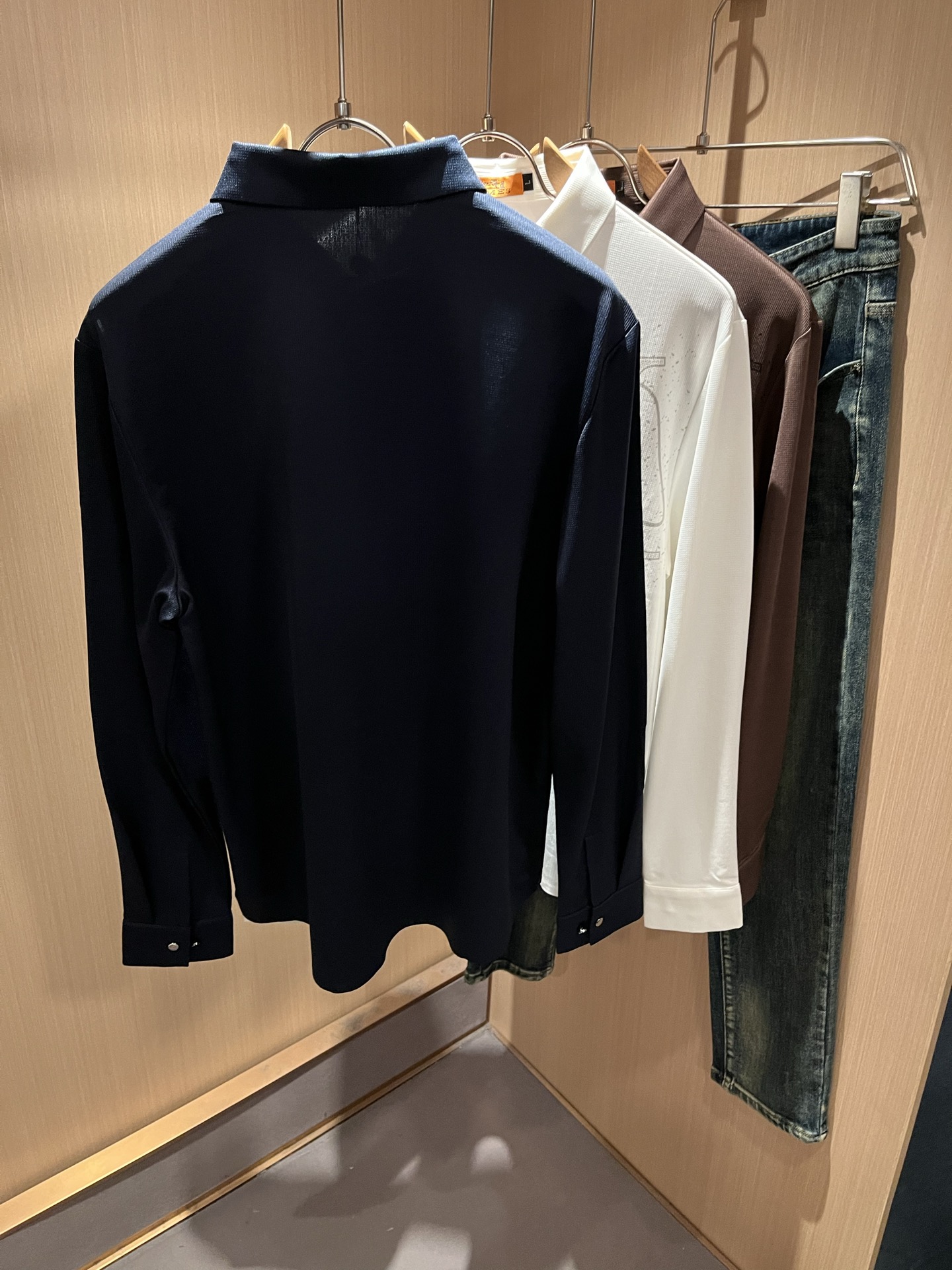 HERM*S爱*仕 2025秋冬高端时尚长袖衬衣，海外贸易公司渠道订单 ！上海恒隆店在售！高级、简约，工