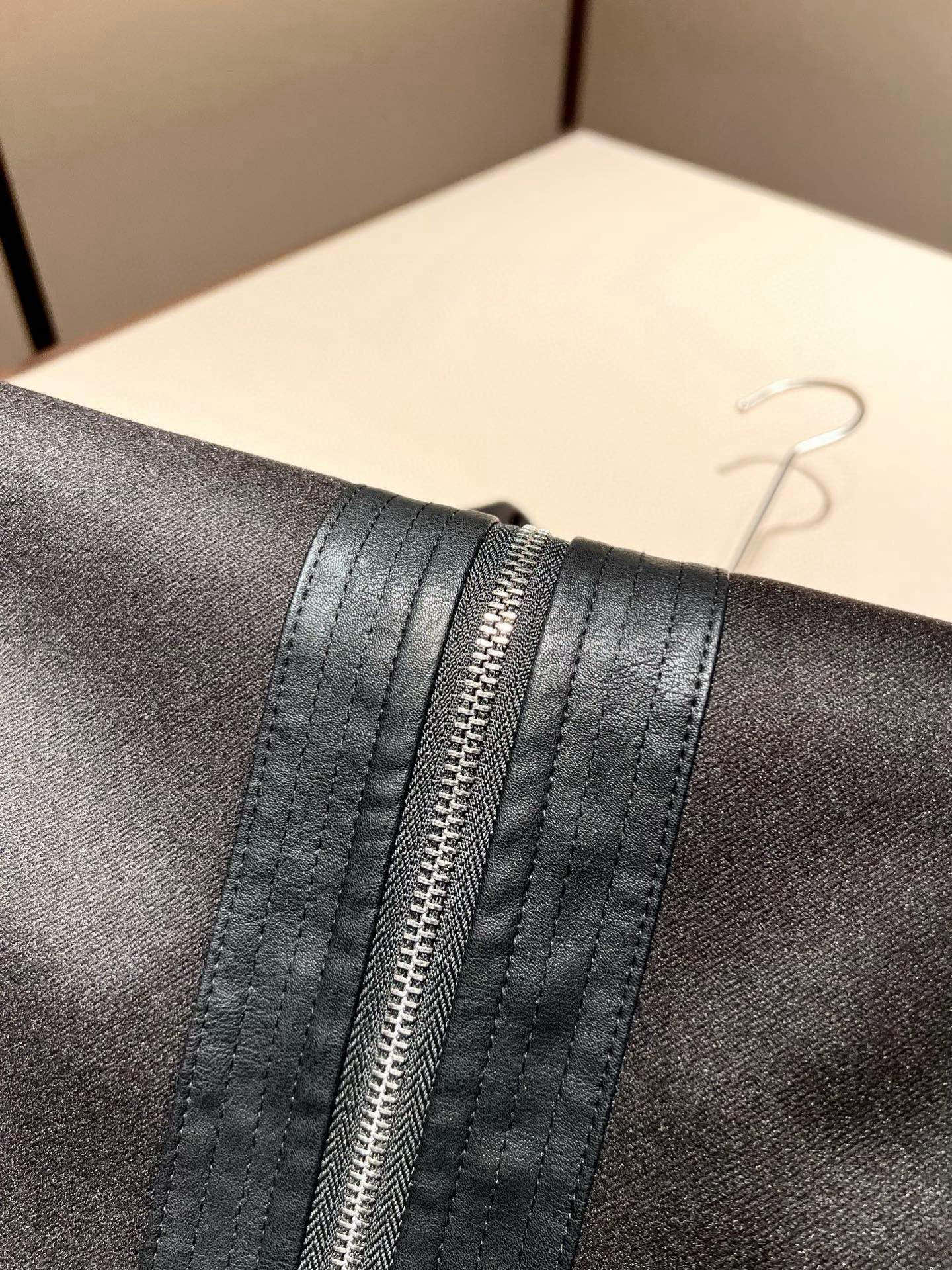 ⚠️细节图！ Loro Piana诺悠翩雅 2025秋冬新品男士休闲皮革拼接夹克外套，外贸公司订单！客供