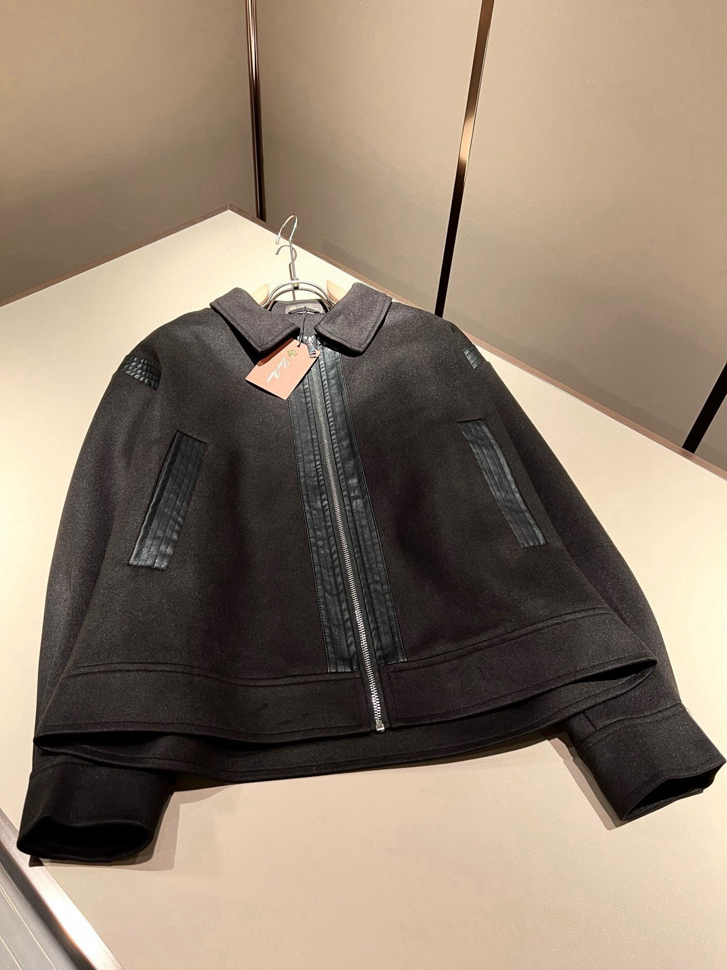 ⚠️细节图！ Loro Piana诺悠翩雅 2025秋冬新品男士休闲皮革拼接夹克外套，外贸公司订单！客供