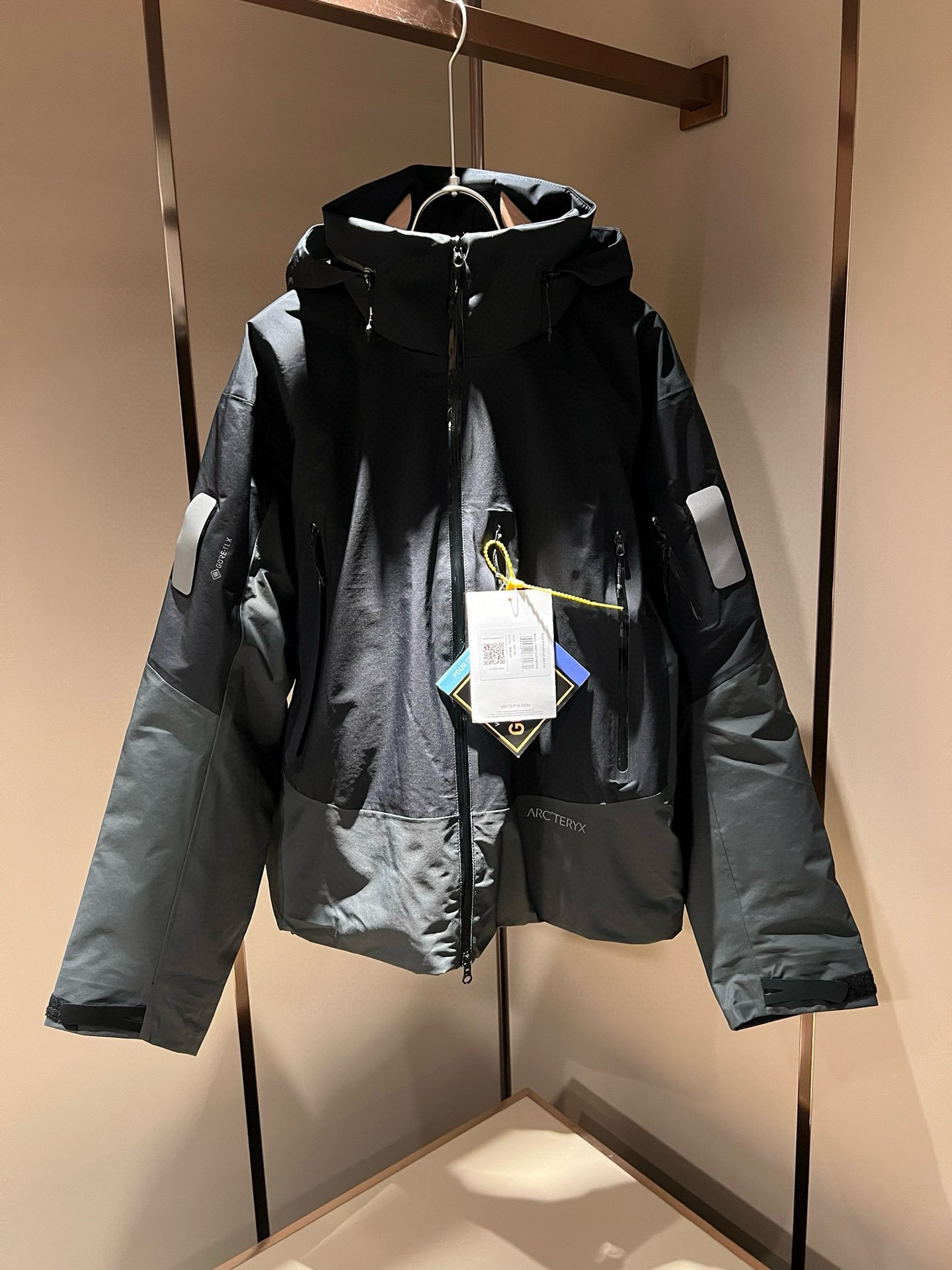 ⚠️细节图！ARCTER*X始*祖鸟 2025秋冬新款男士棉服冲锋衣夹克外套，户外品牌可能大家第一想到的