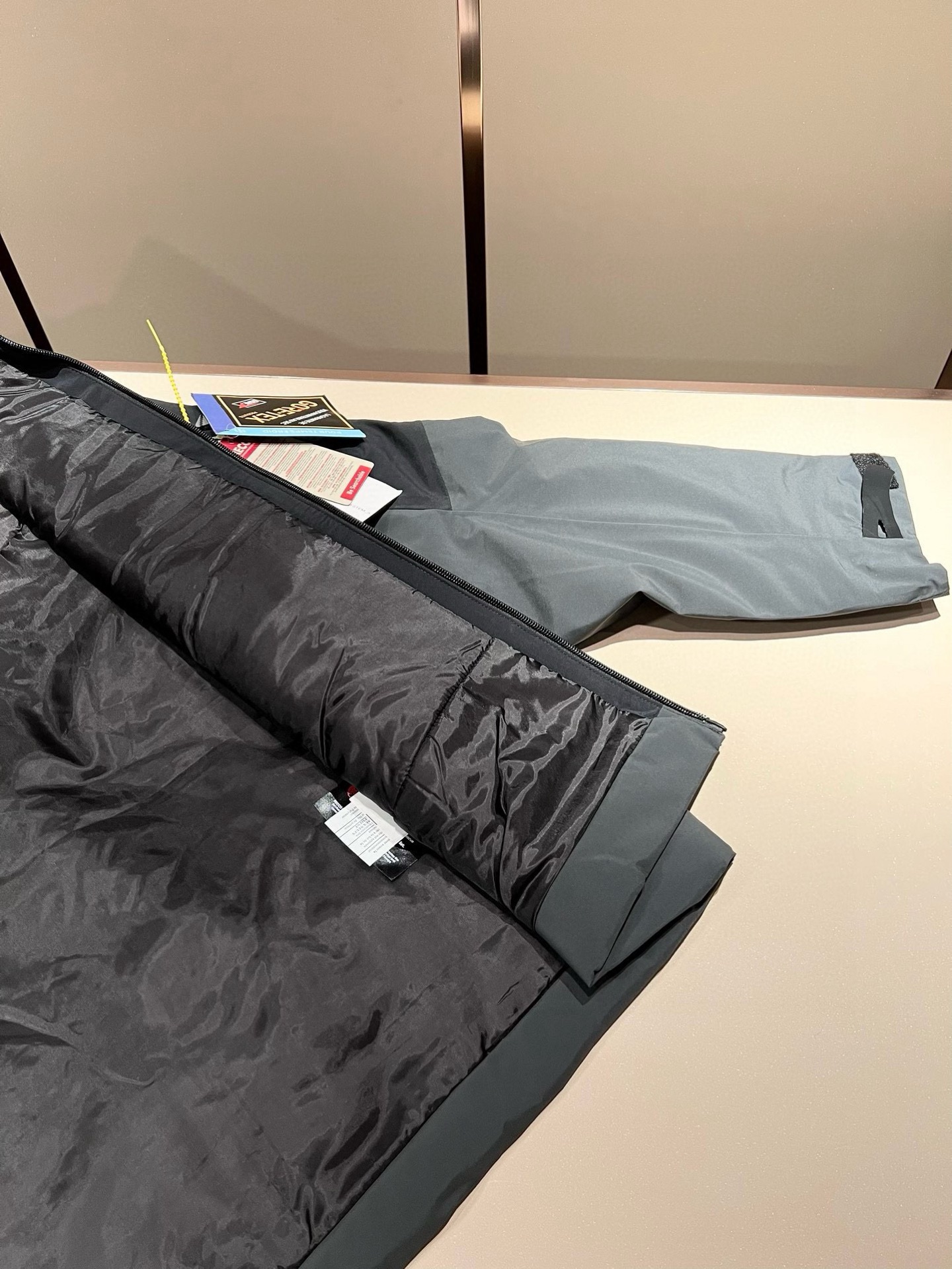 ⚠️细节图！ARCTER*X始*祖鸟 2025秋冬新款男士棉服冲锋衣夹克外套，户外品牌可能大家第一想到的