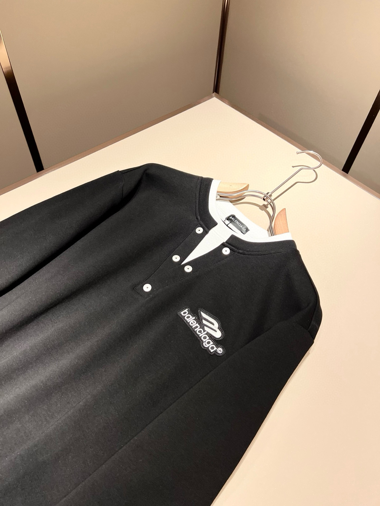 BALENCIA*巴黎*家 2025秋冬最新款百搭卫衣，男女同款👫❤️经典标志图案字母logo图案刺绣工