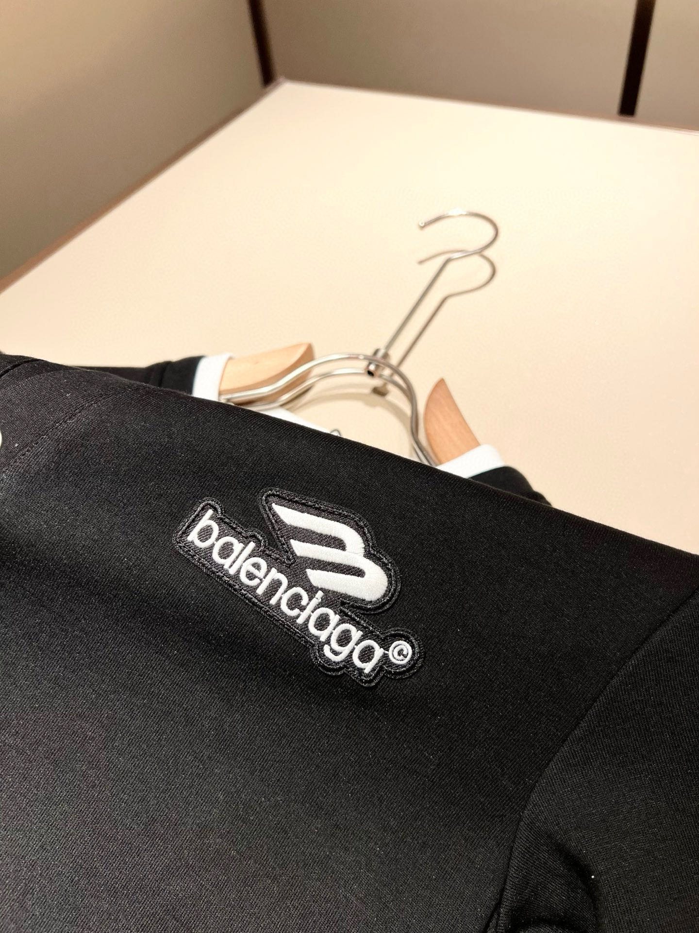 BALENCIA*巴黎*家 2025秋冬最新款百搭卫衣，男女同款👫❤️经典标志图案字母logo图案刺绣工